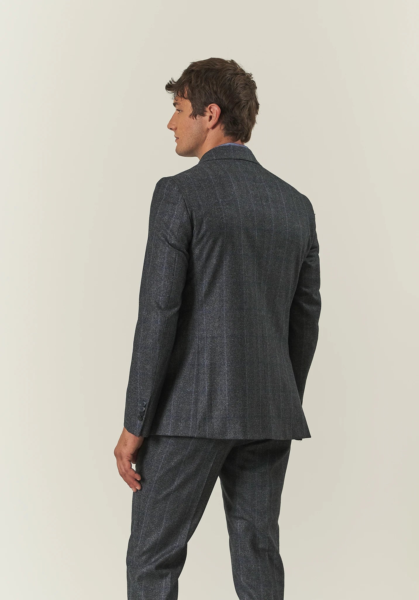 Abito grigio scuro resca lana vergine check custom fit lungo Angelico 5