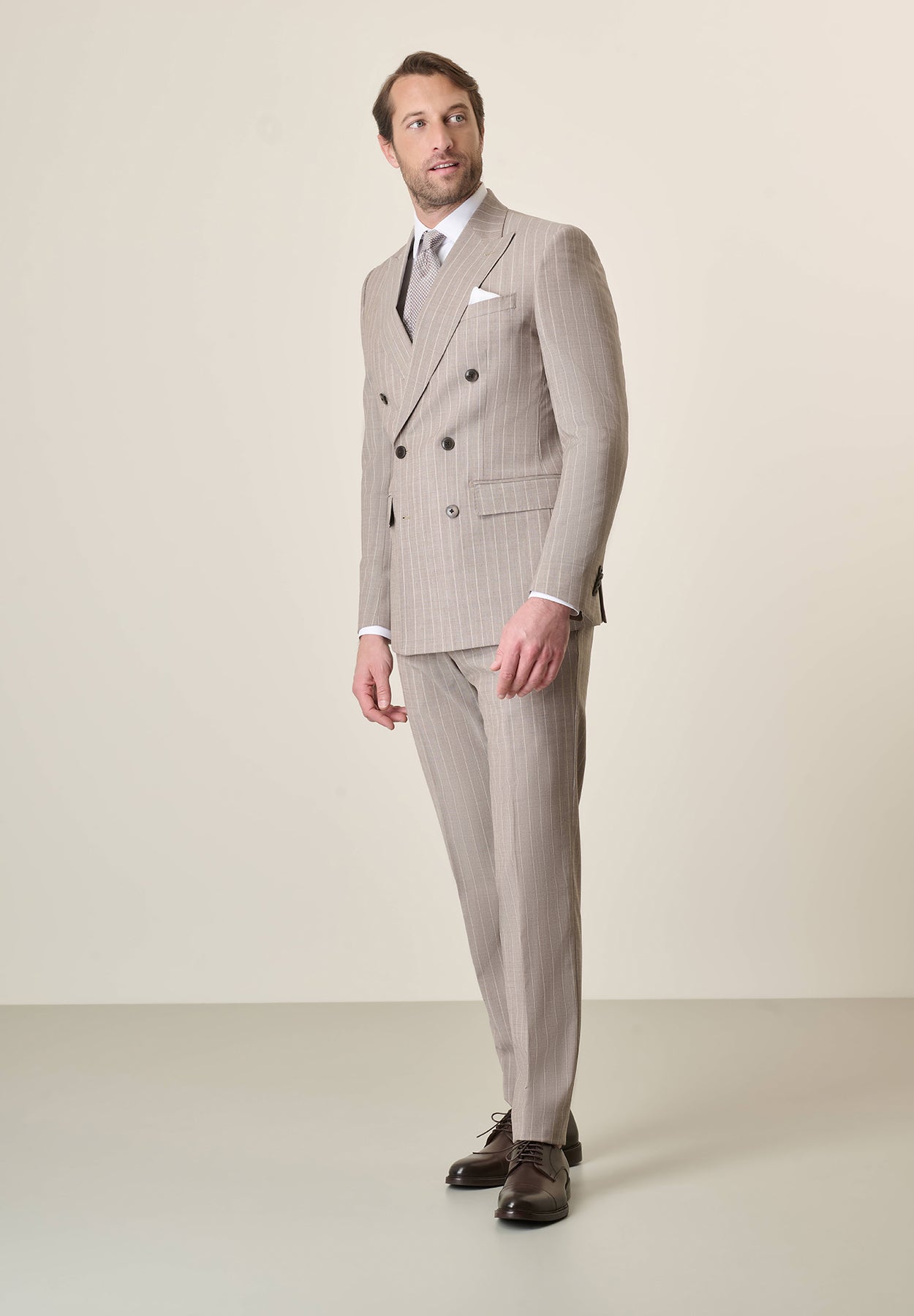 Abito beige doppiopetto gessato lana vergine custom fit Angelico 4