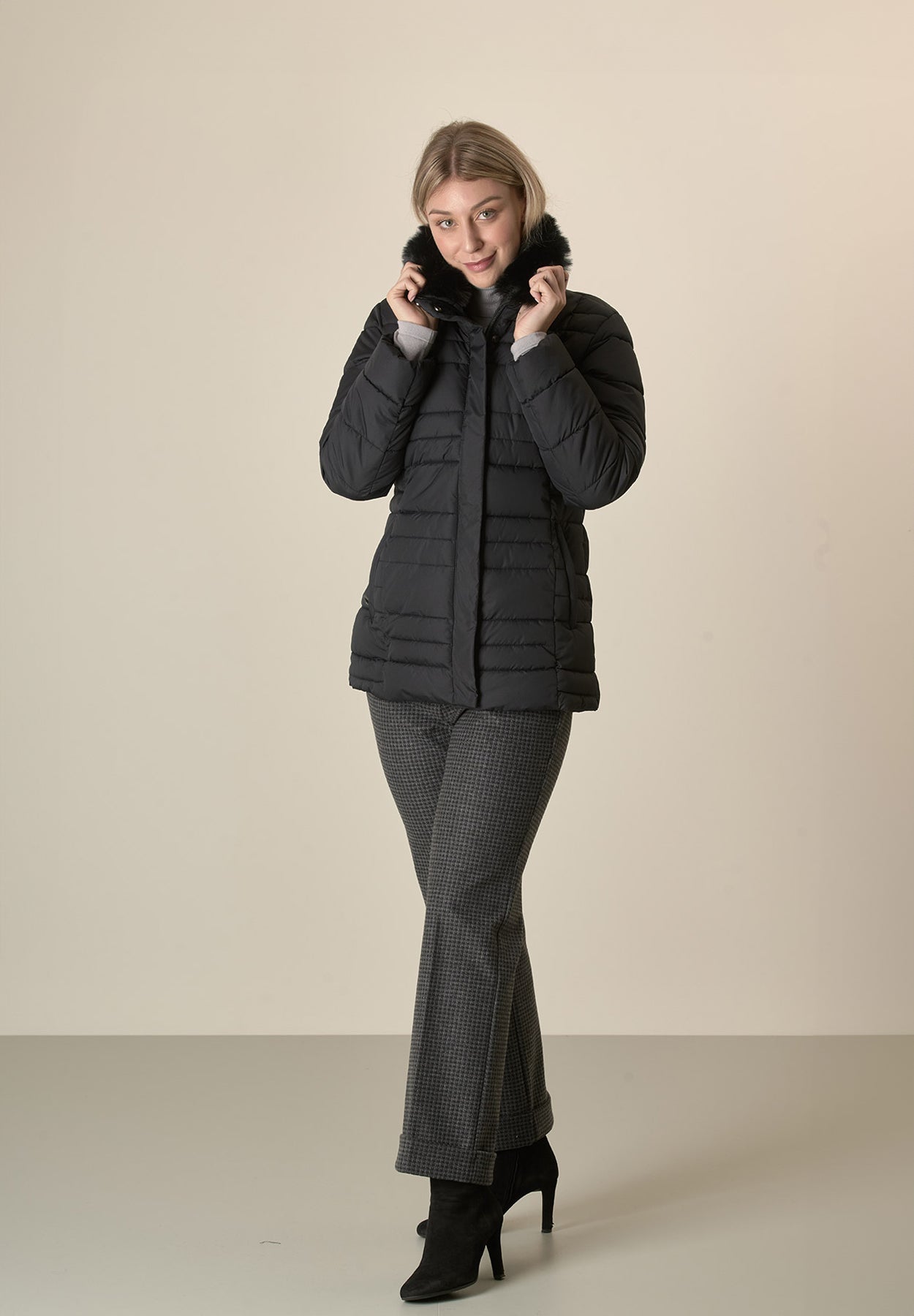 Piumino nero pelliccia staccabile Angelico1