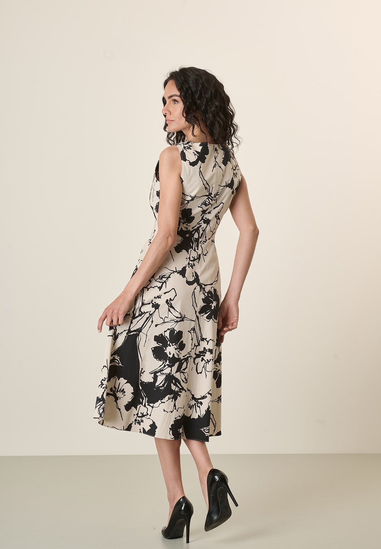 Abito beige fiori neri cotone stretch