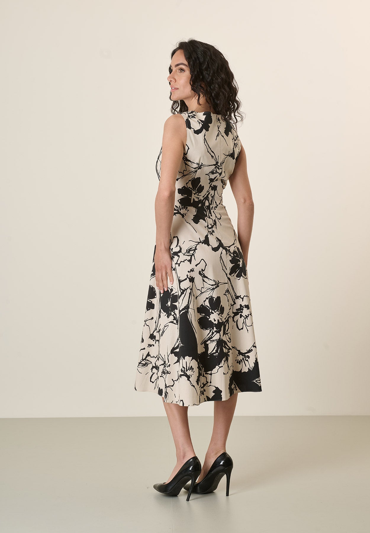 Abito beige fiori neri cotone stretch