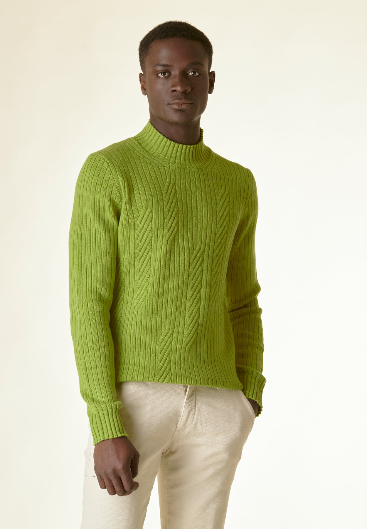 Säuregrüner Rollkragenpullover mit Rippen und Webmuster Angelico 1