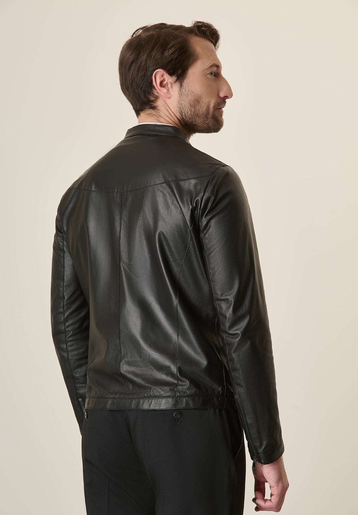 Schwarzes gewachstes Biker-Nappaleder
