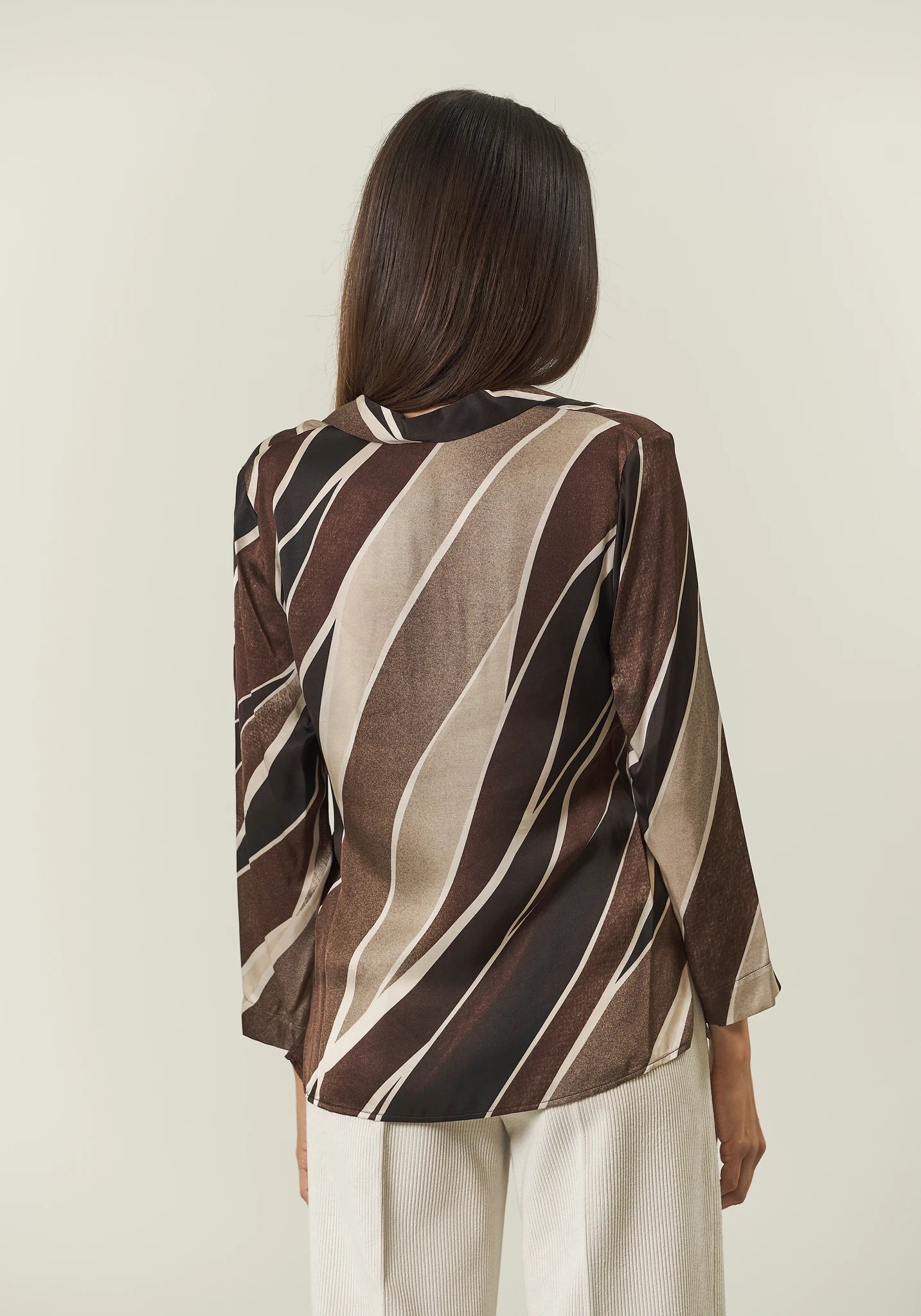 Camicia marrone fantasia panna scollo V Angelico 4