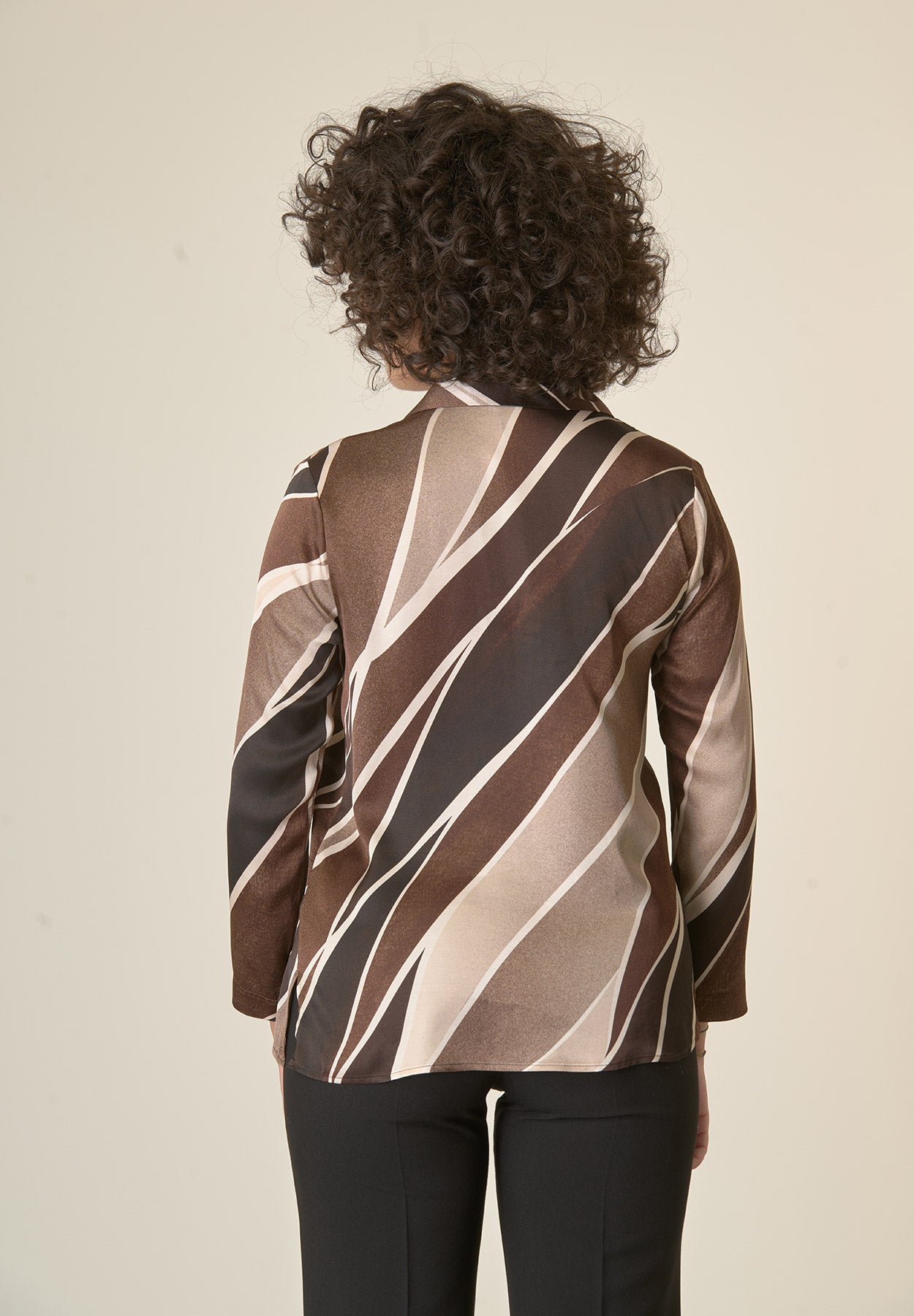 Camicia marrone fantasia panna scollo V-Angelico