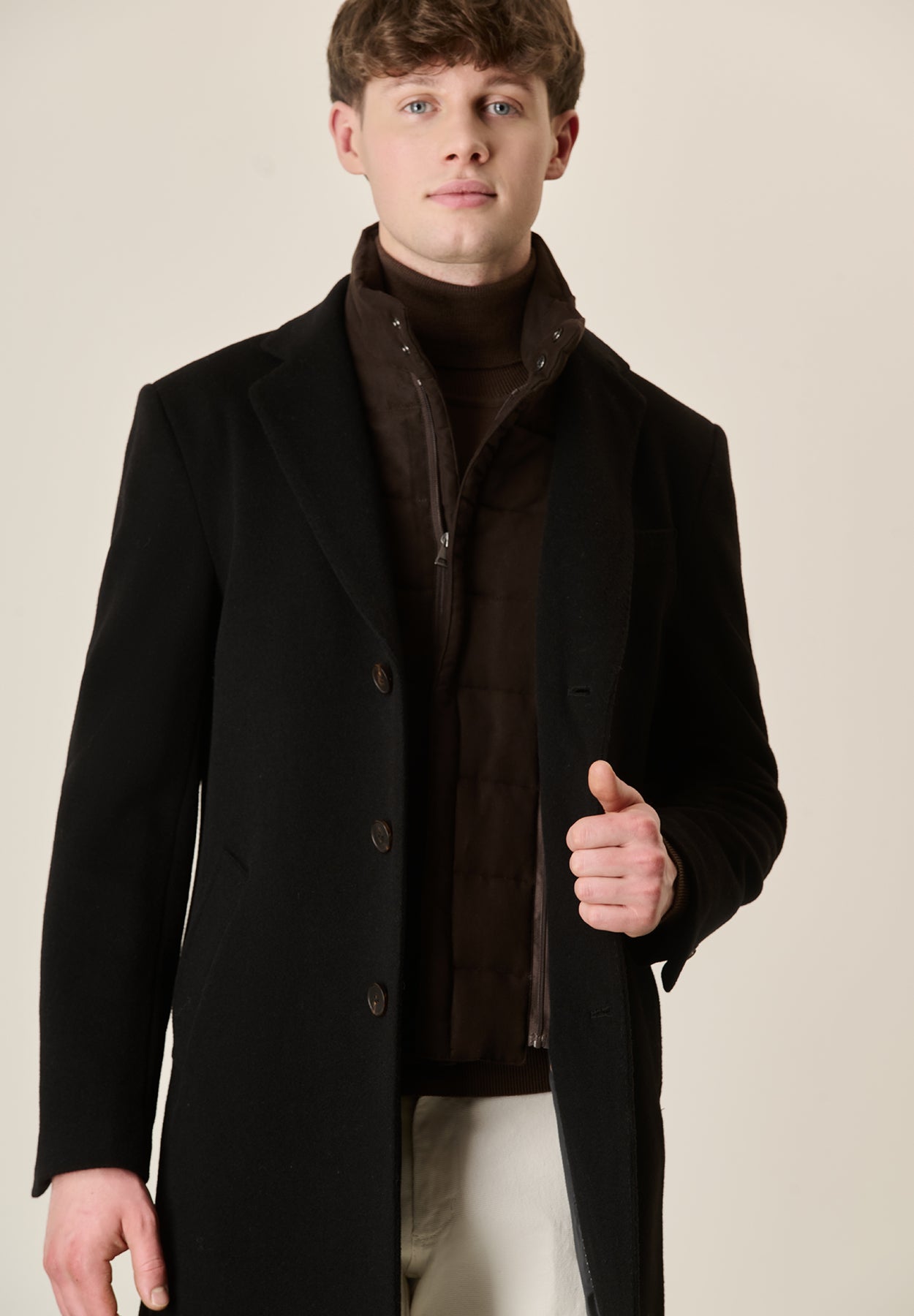 Cappotto nero con fintino lana Angelico1