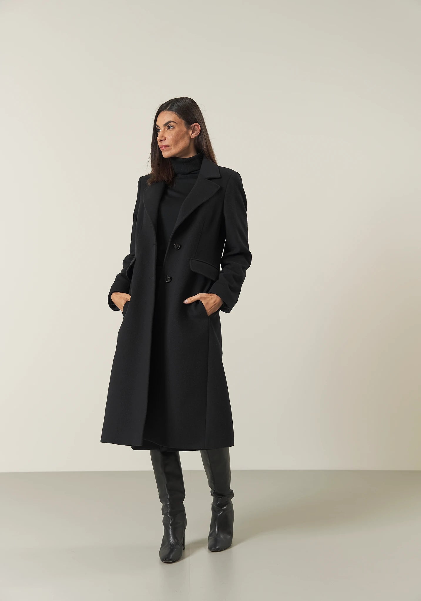 Cappotto nero misto cashmere lungo