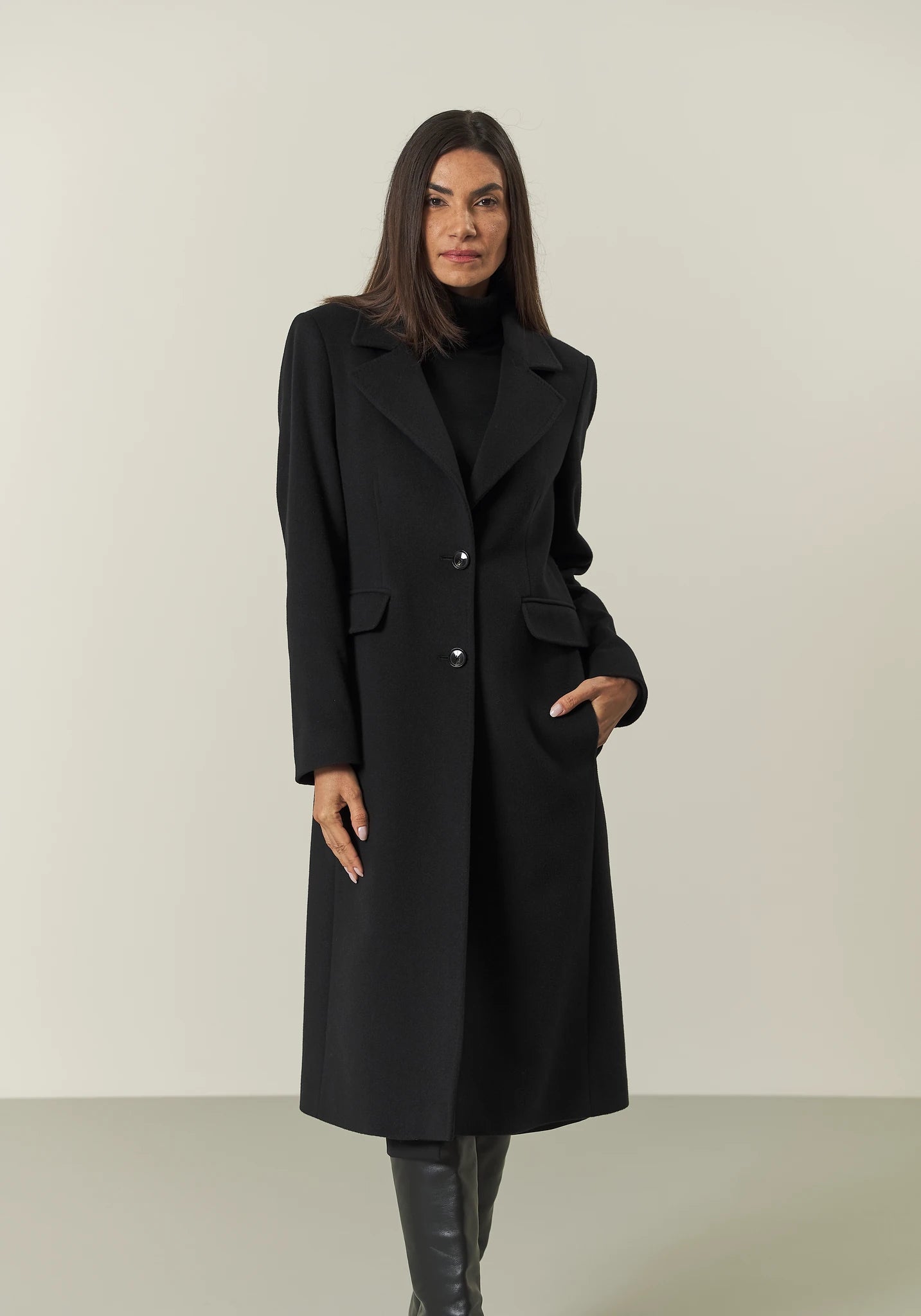 Cappotto nero misto cashmere lungo