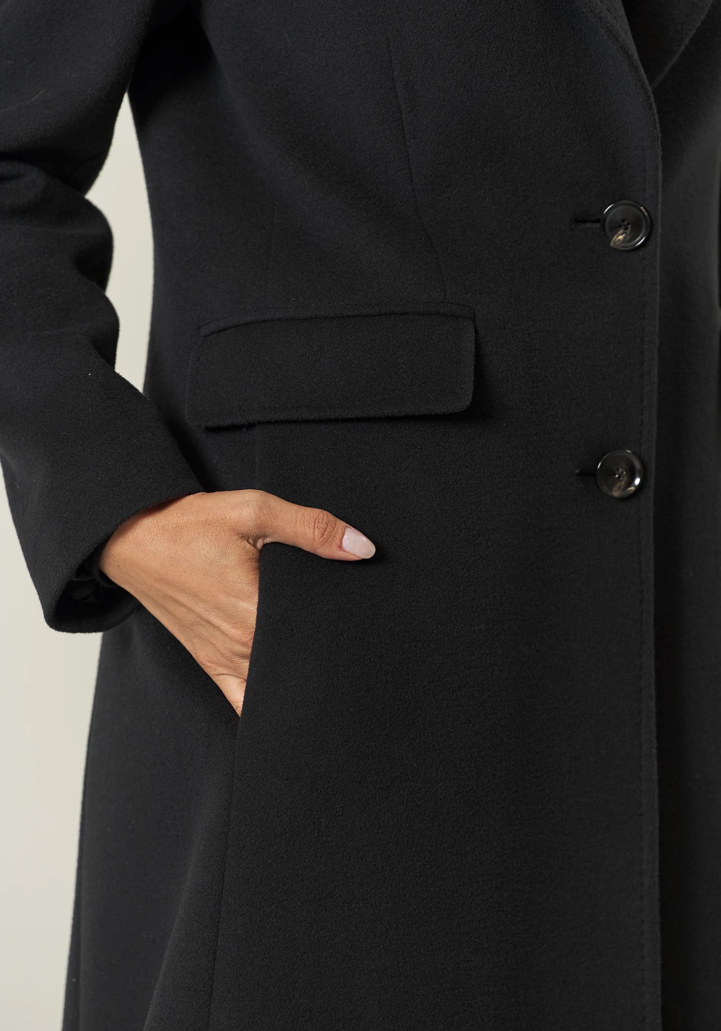 Cappotto nero misto cashmere lungo