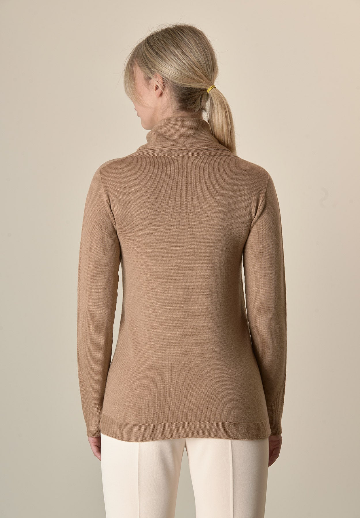 Maglia cammello collo anello operata lana merinos-Angelico