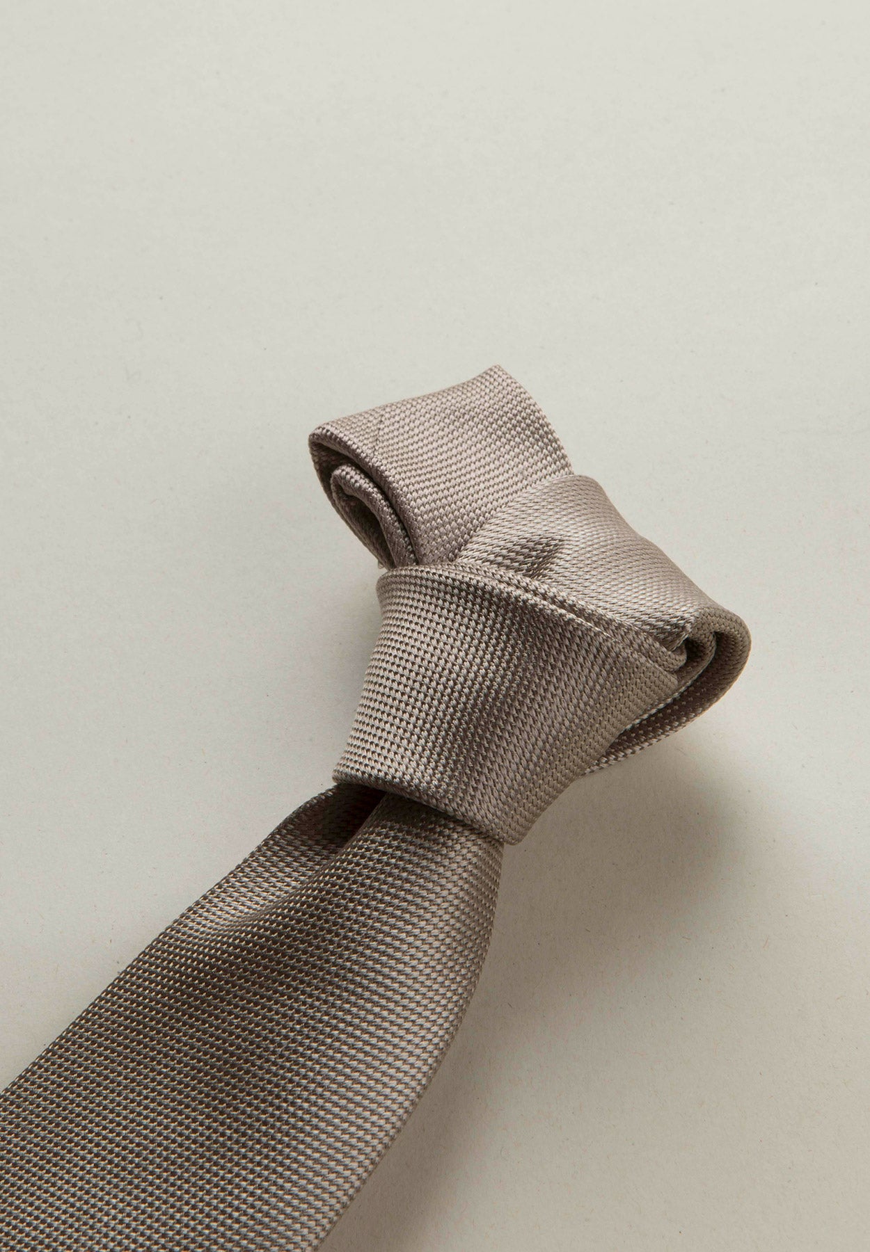 Cravatta beige microarmatura seta Angelico 2