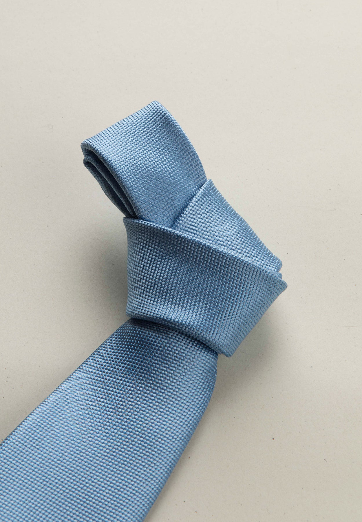 Cravatta azzurra microarmatura seta Angelico 2