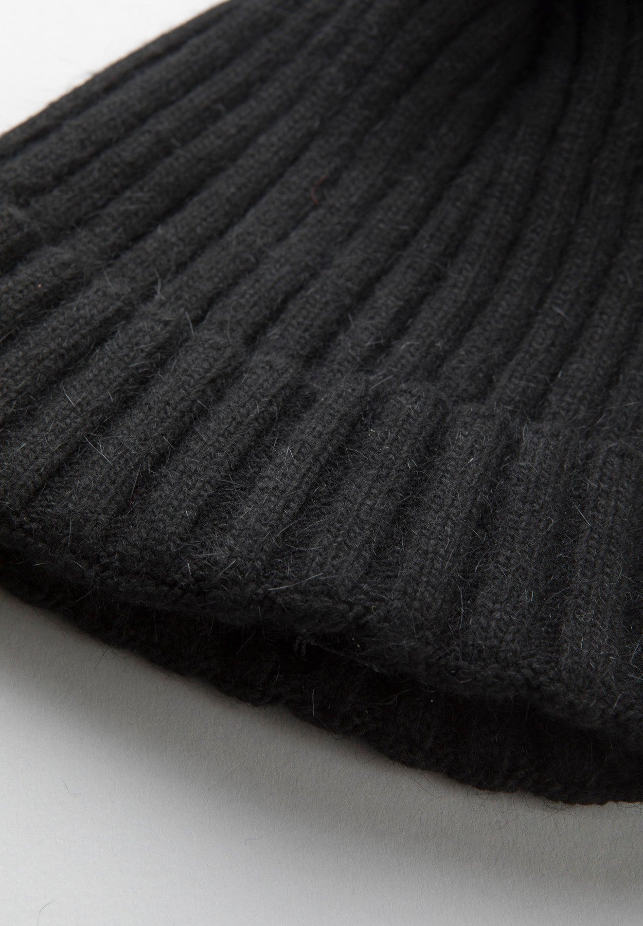 Black pompom hat Angelico 2