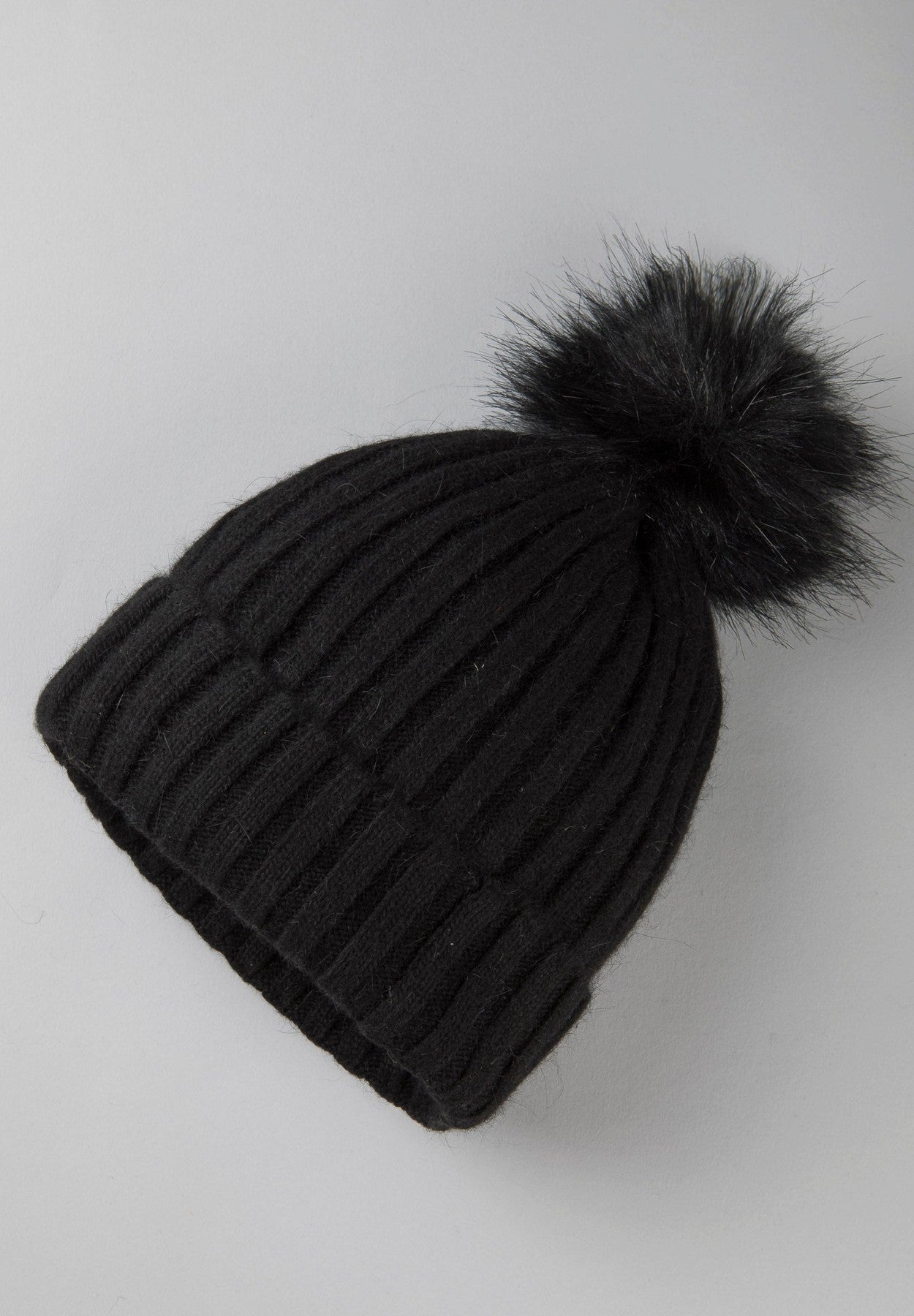 Berretto nero pompon-Angelico
