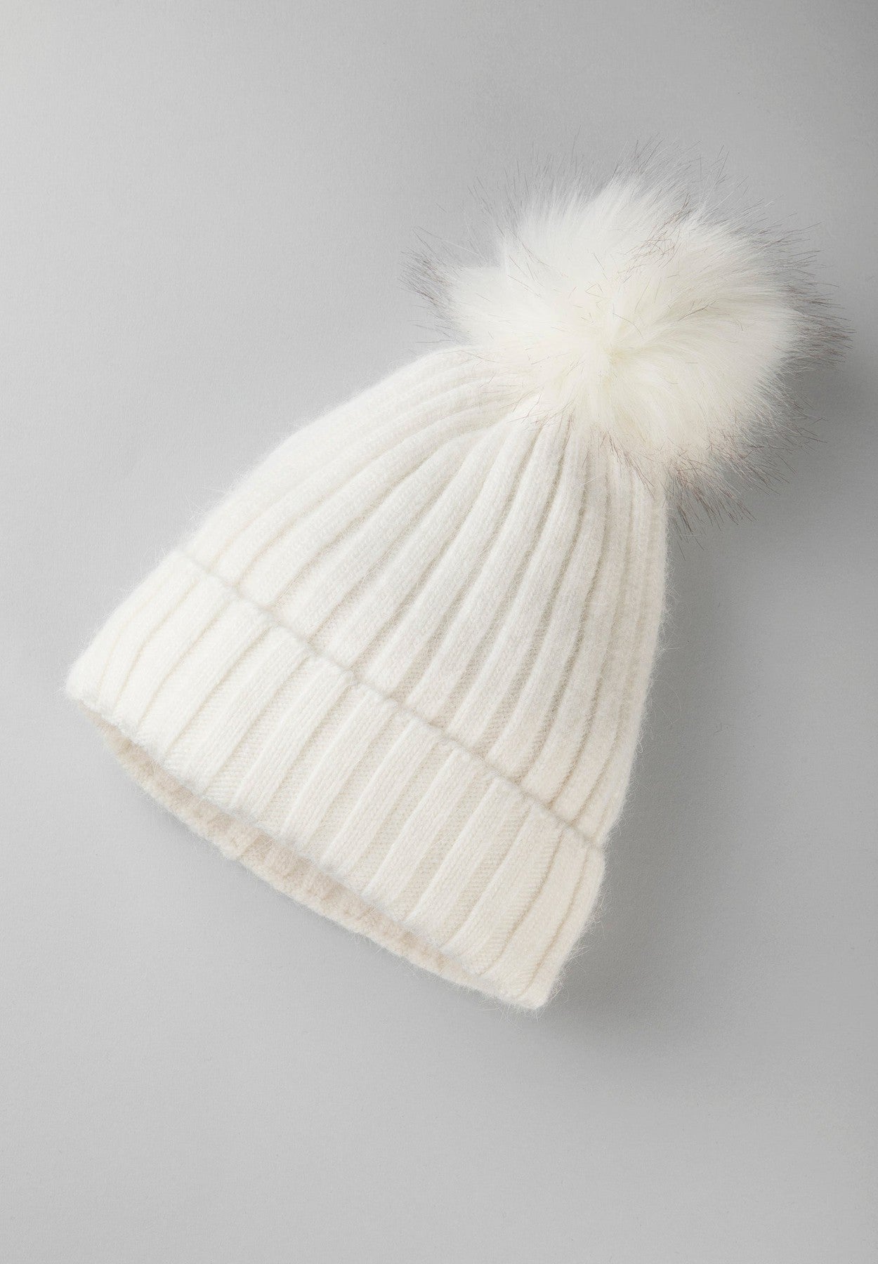 White pompom hat Angelico 3