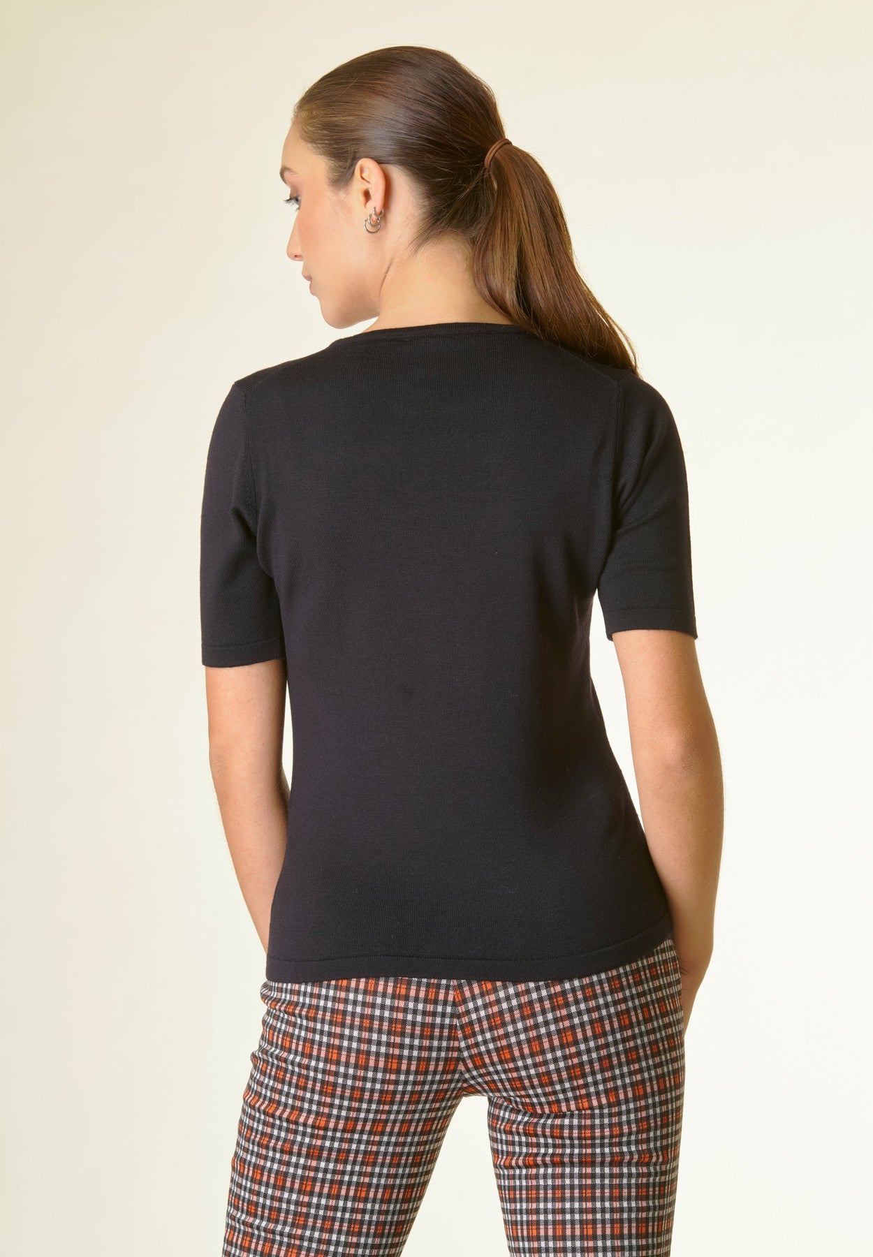 Maglia nera mezza manica merinos-Angelico