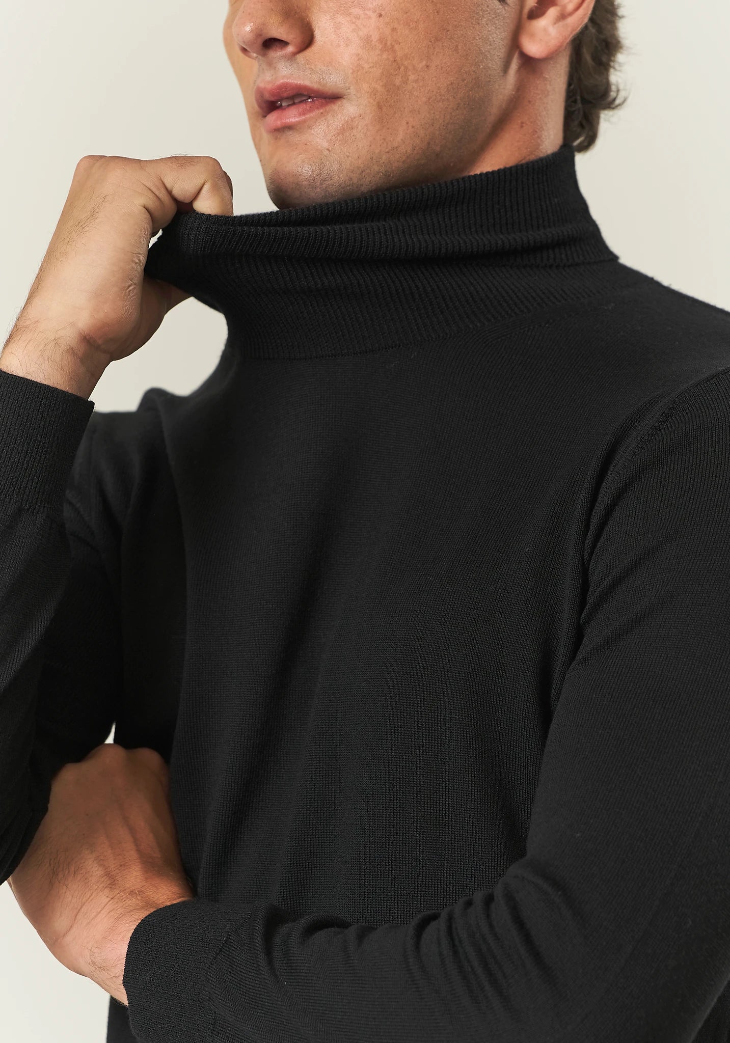 Schwarzer Rollkragenpullover aus Merinowolle von Lana Gatto Angelico 1