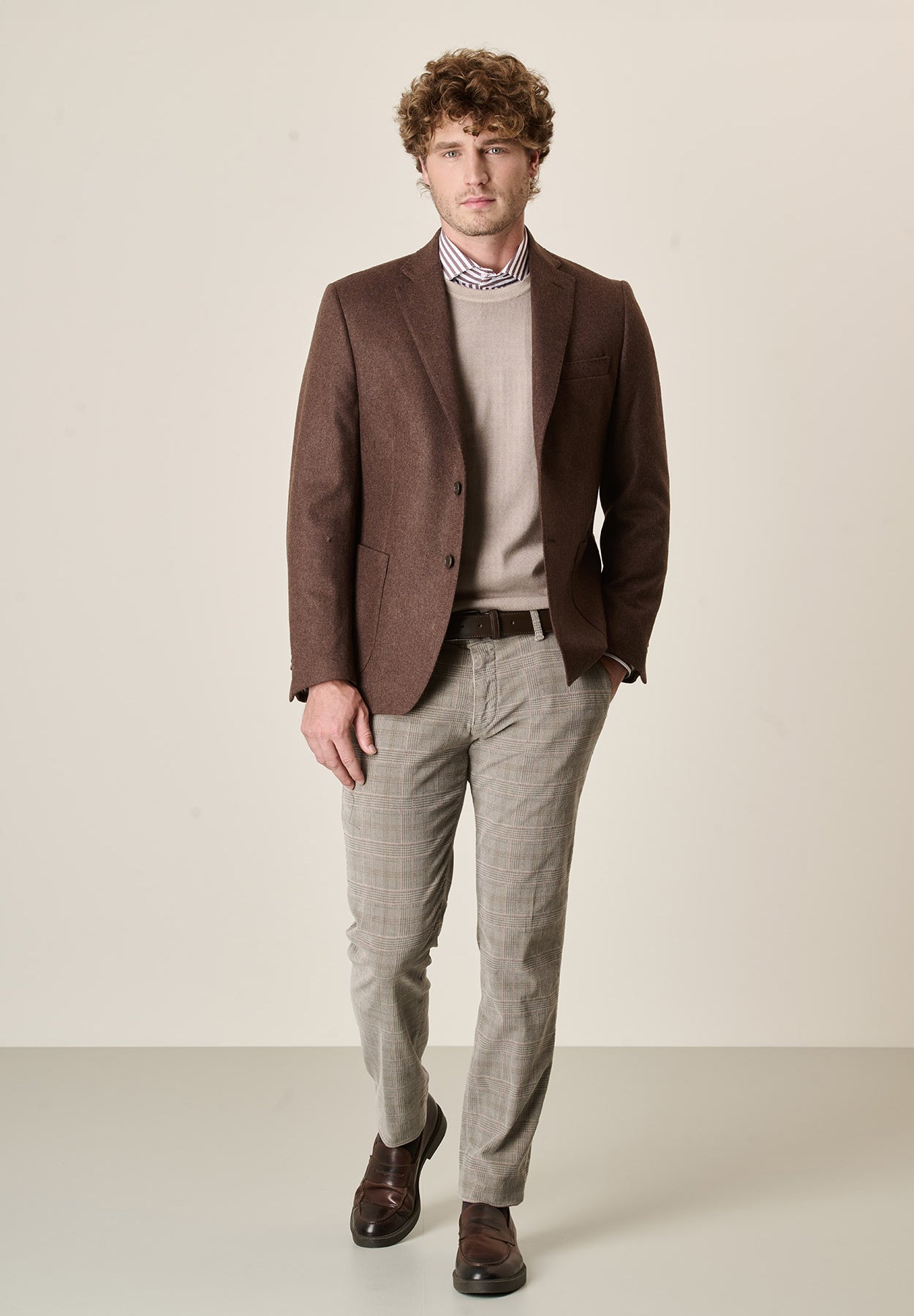 Braune, individuell geschnittene, dekonstruierte Wollmischungsjacke Angelico 1