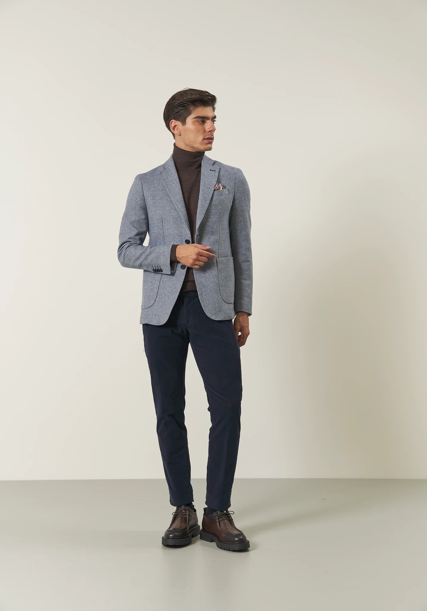 Giacca celeste decostruita sale pepe custom fit