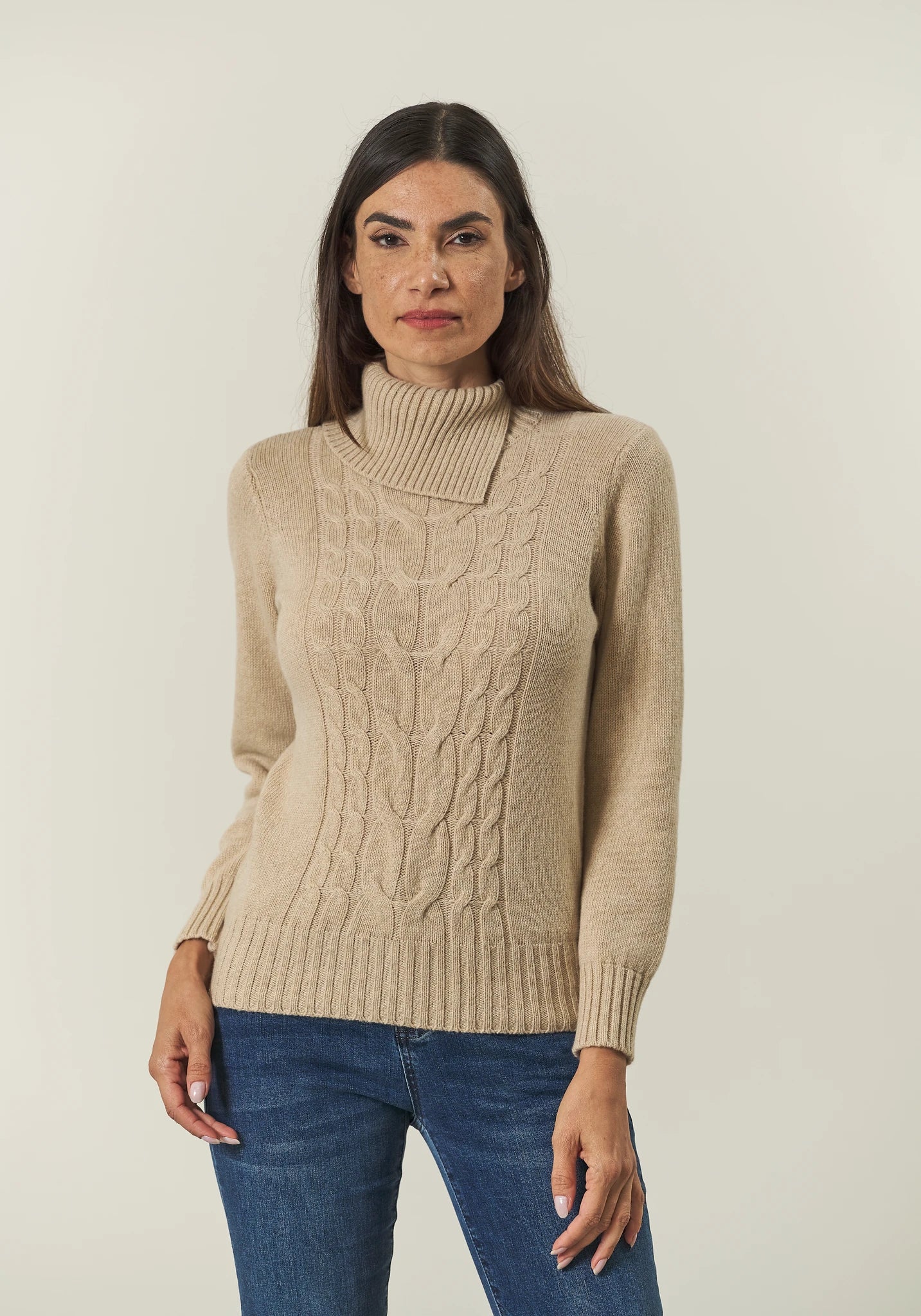 Maglia collo spaccato beige treccia misto cashmere