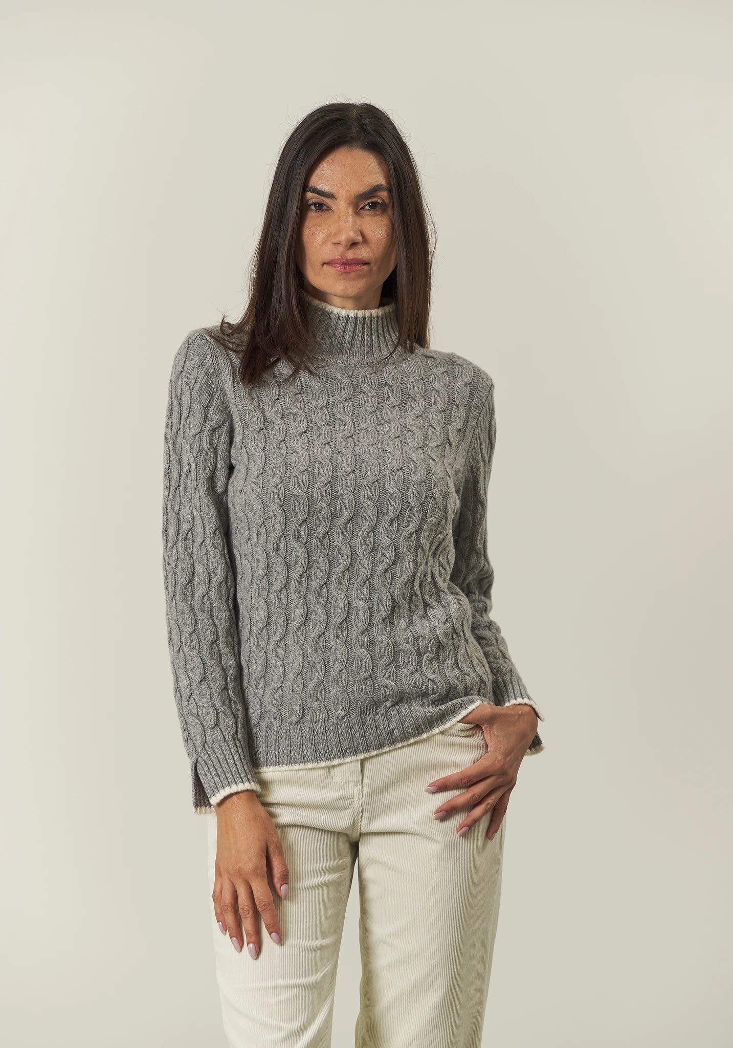 Dolcevita grigio chiaro treccia misto cashmere