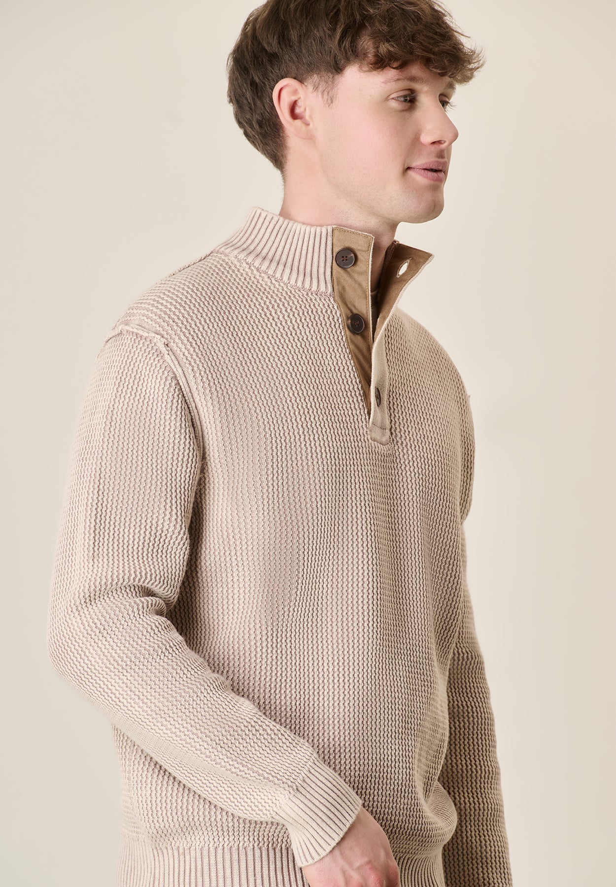 Beige three-button turtleneck in acid-etched cotton