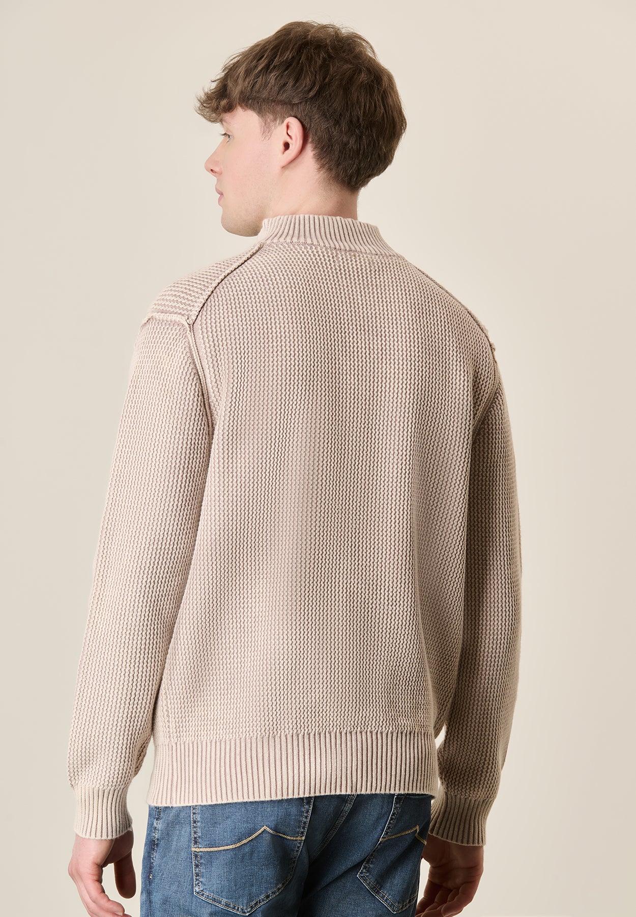 Beige three-button turtleneck in acid-etched cotton