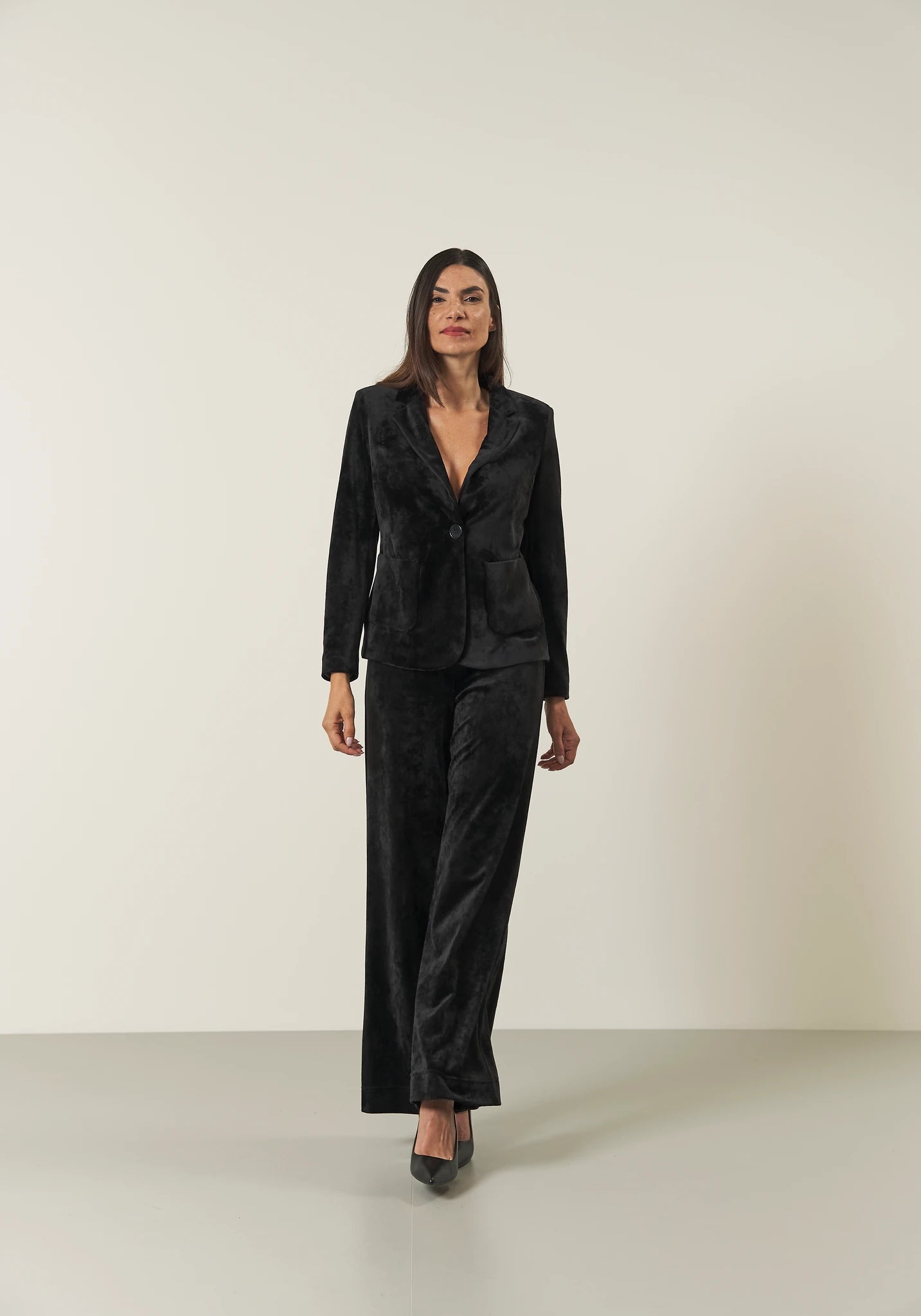 Pantalone nero ciniglia gamba larga