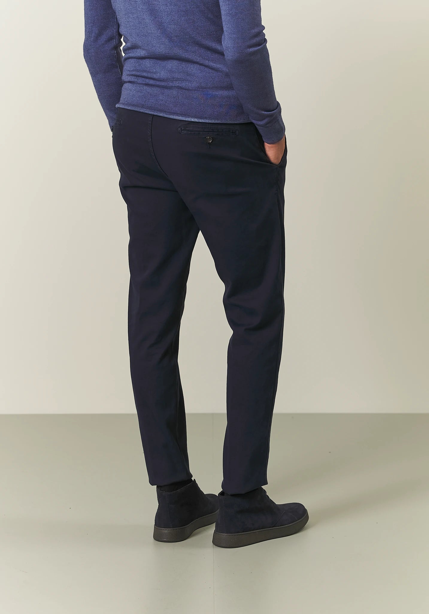 Pantalone blu microstruttura cotone stretch slim fit