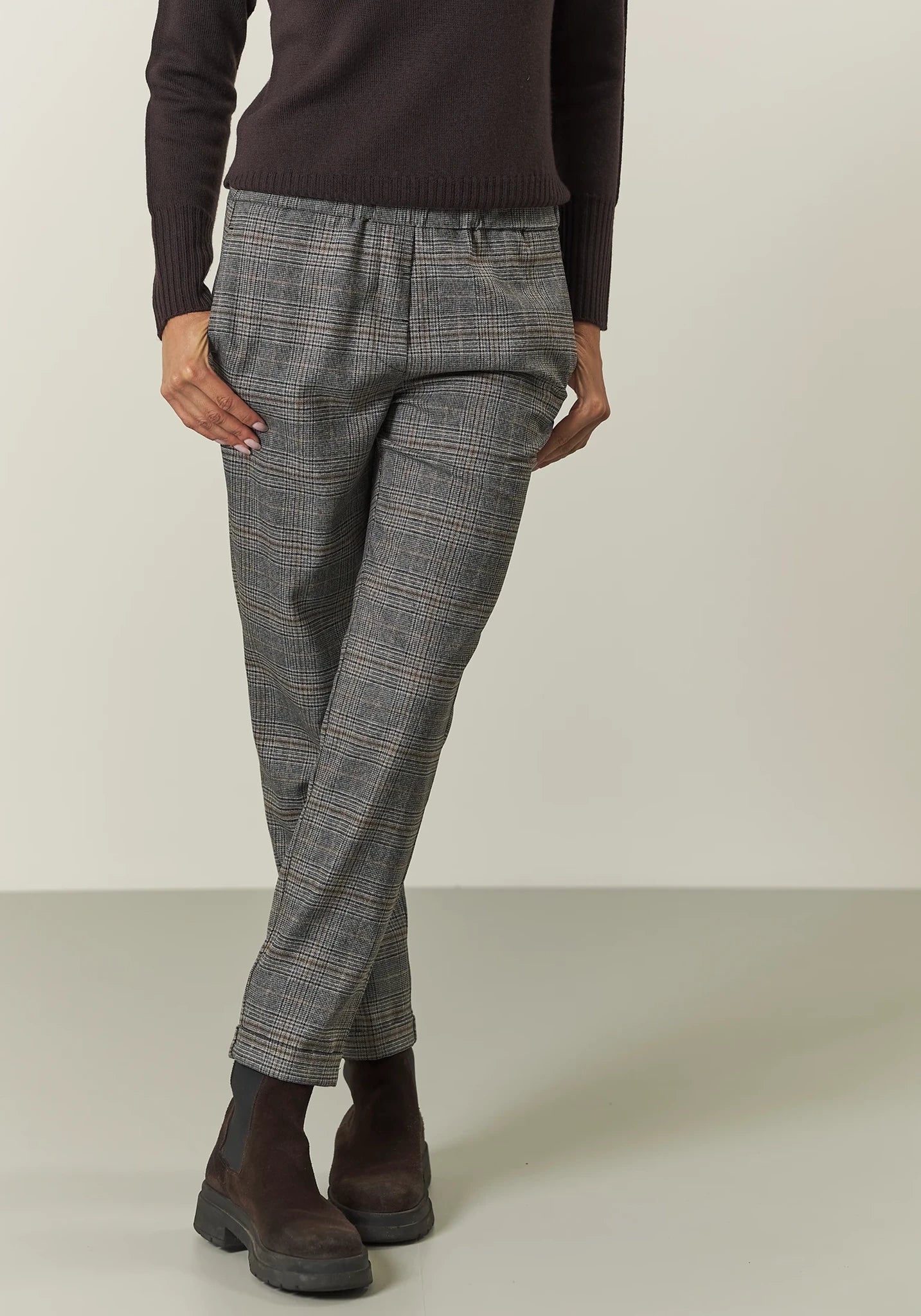 Pantalone grigio beige Galles con risvolto