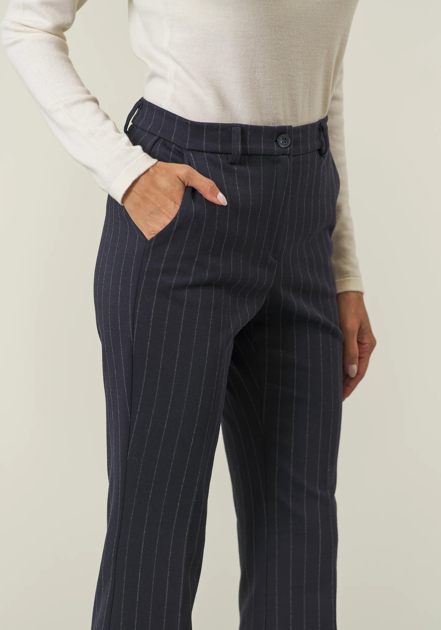 Pantalone blu tessuto gessato zampa
