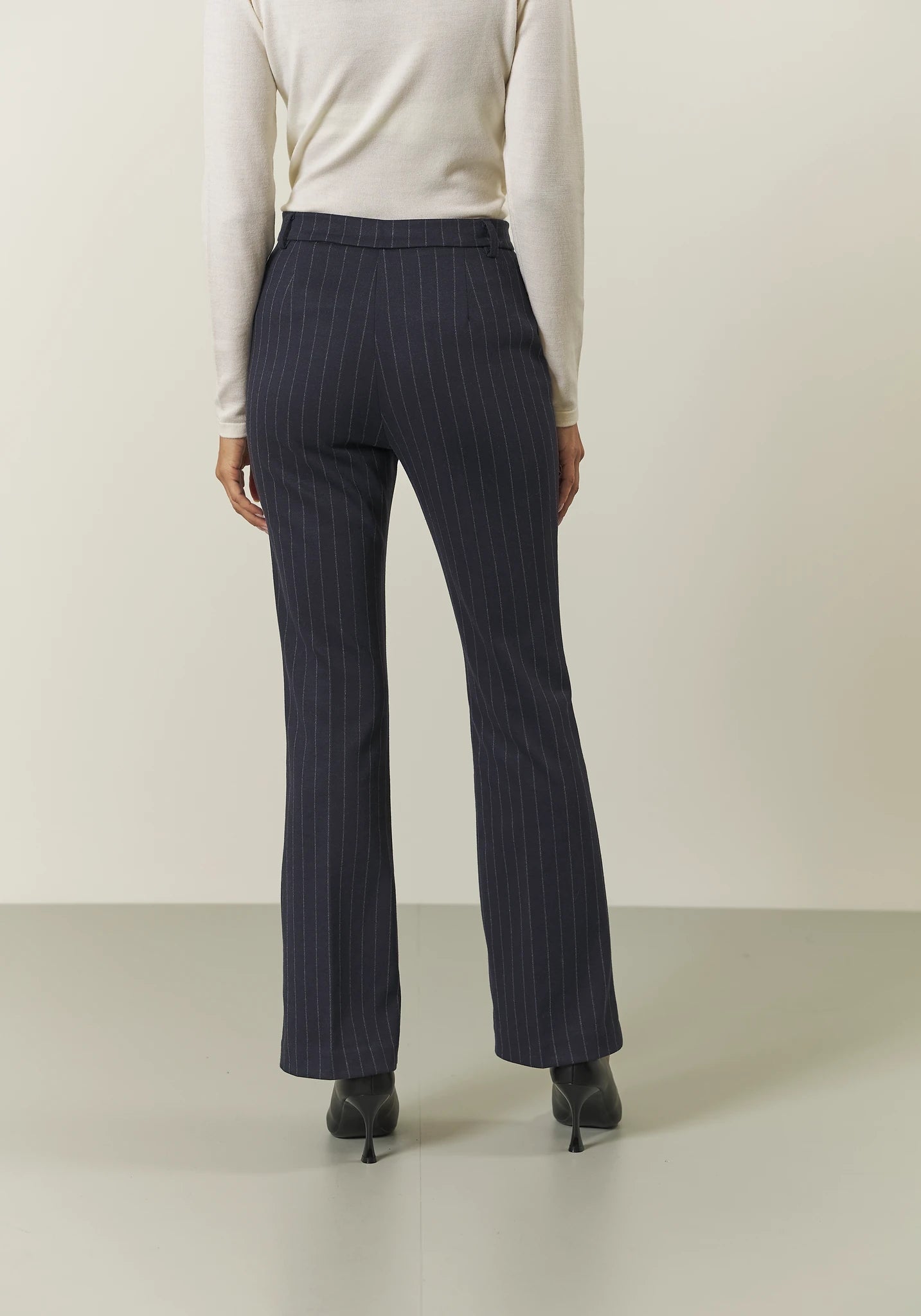 Pantalone blu tessuto gessato zampa