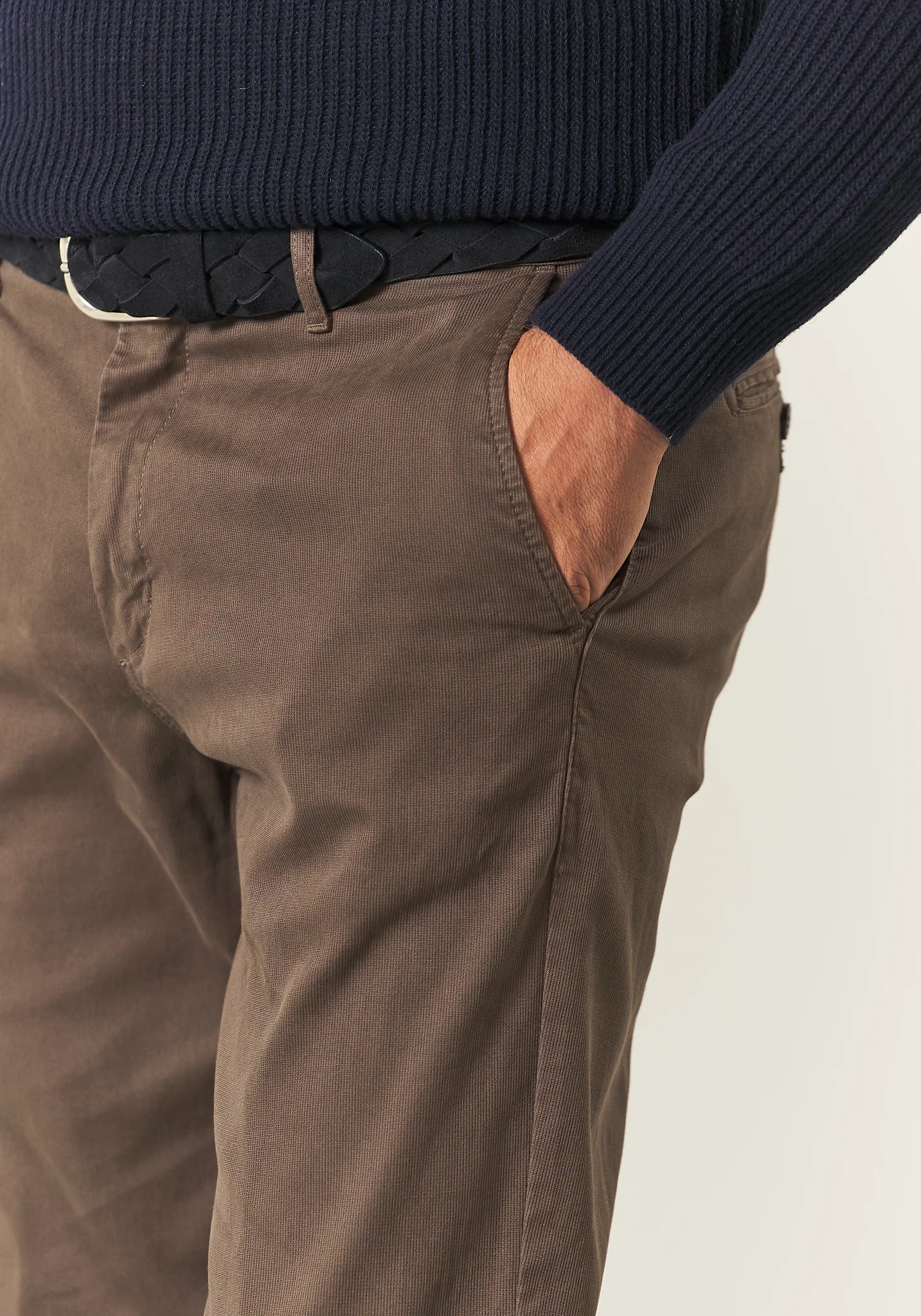 Pantalone marrone microstruttura cotone stretch slim fit