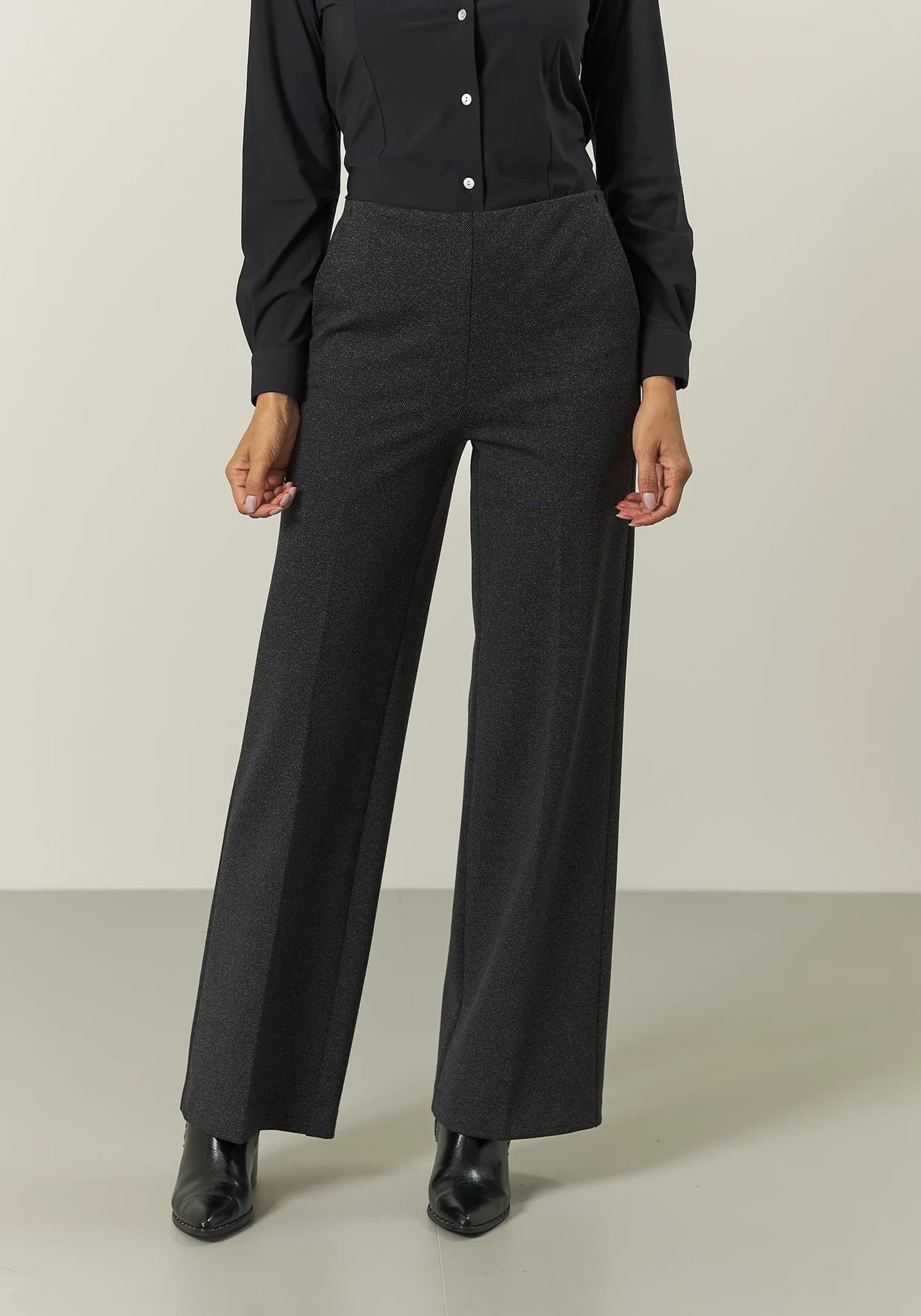 Pantalone palazzo nero armaturato ampi