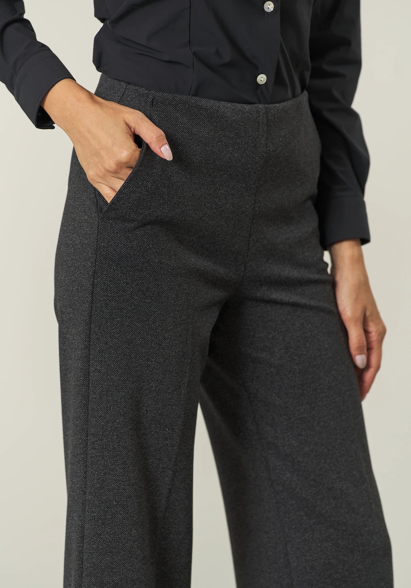 Pantalone palazzo nero armaturato ampi