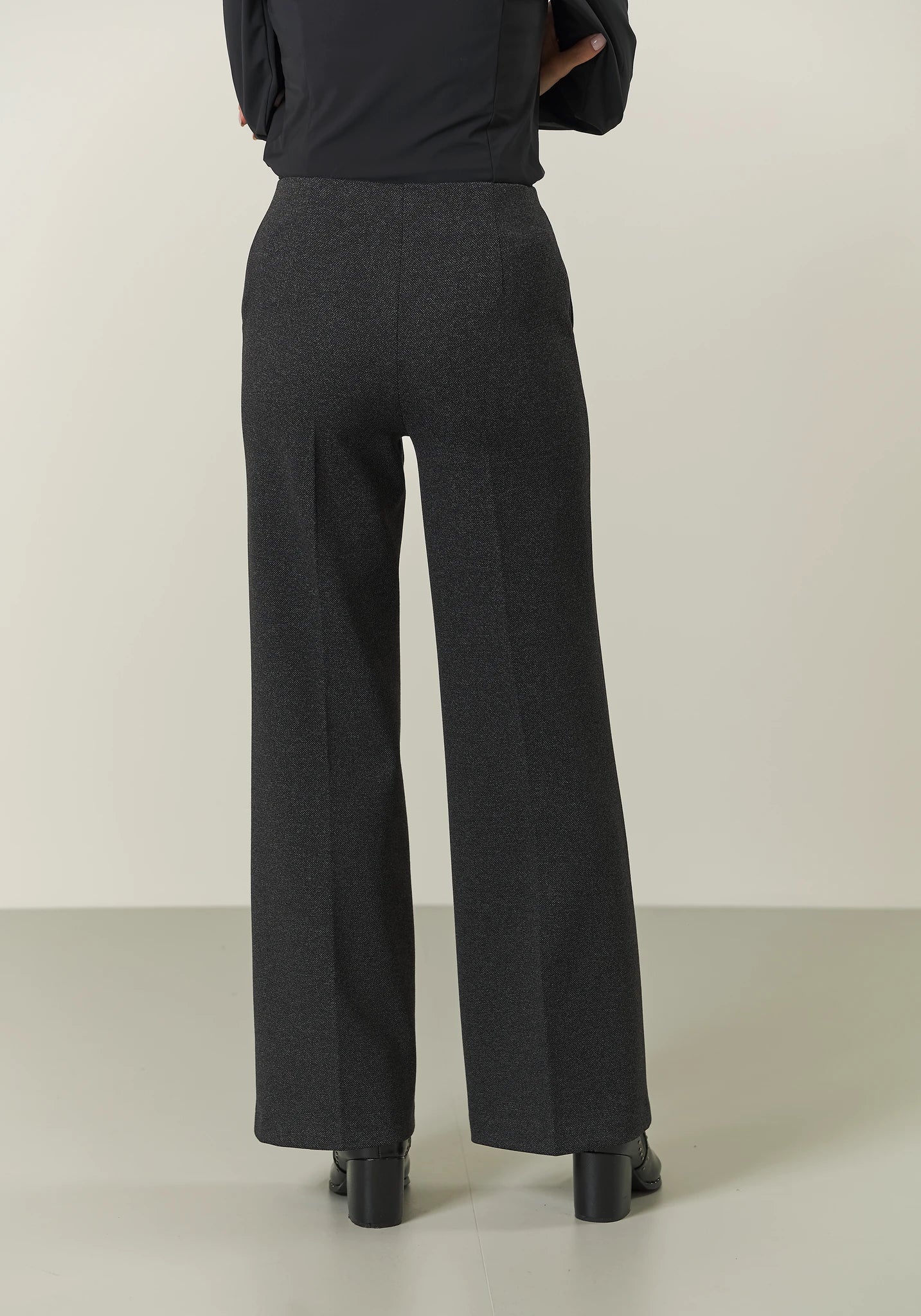 Pantalone palazzo nero armaturato ampi