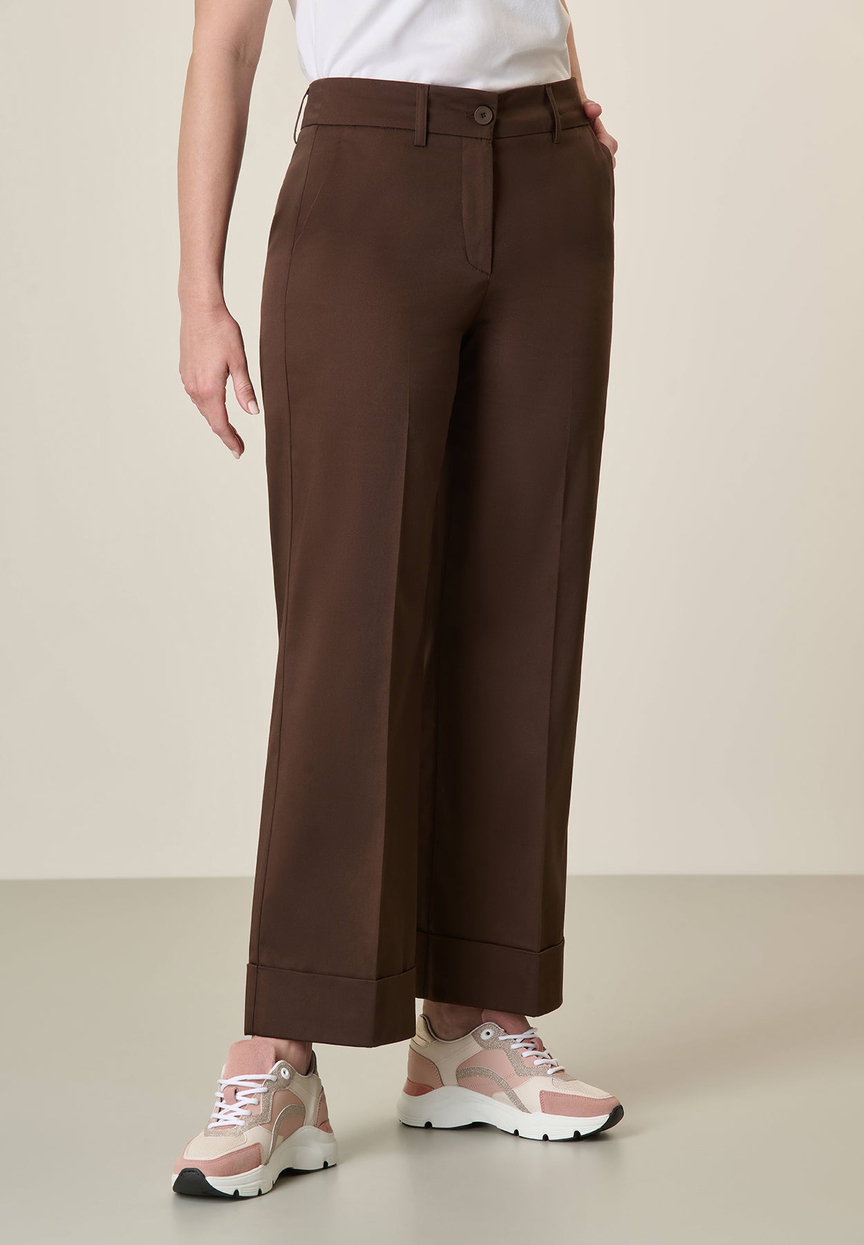 Pantalone marrone cotone stretch risvoltone
