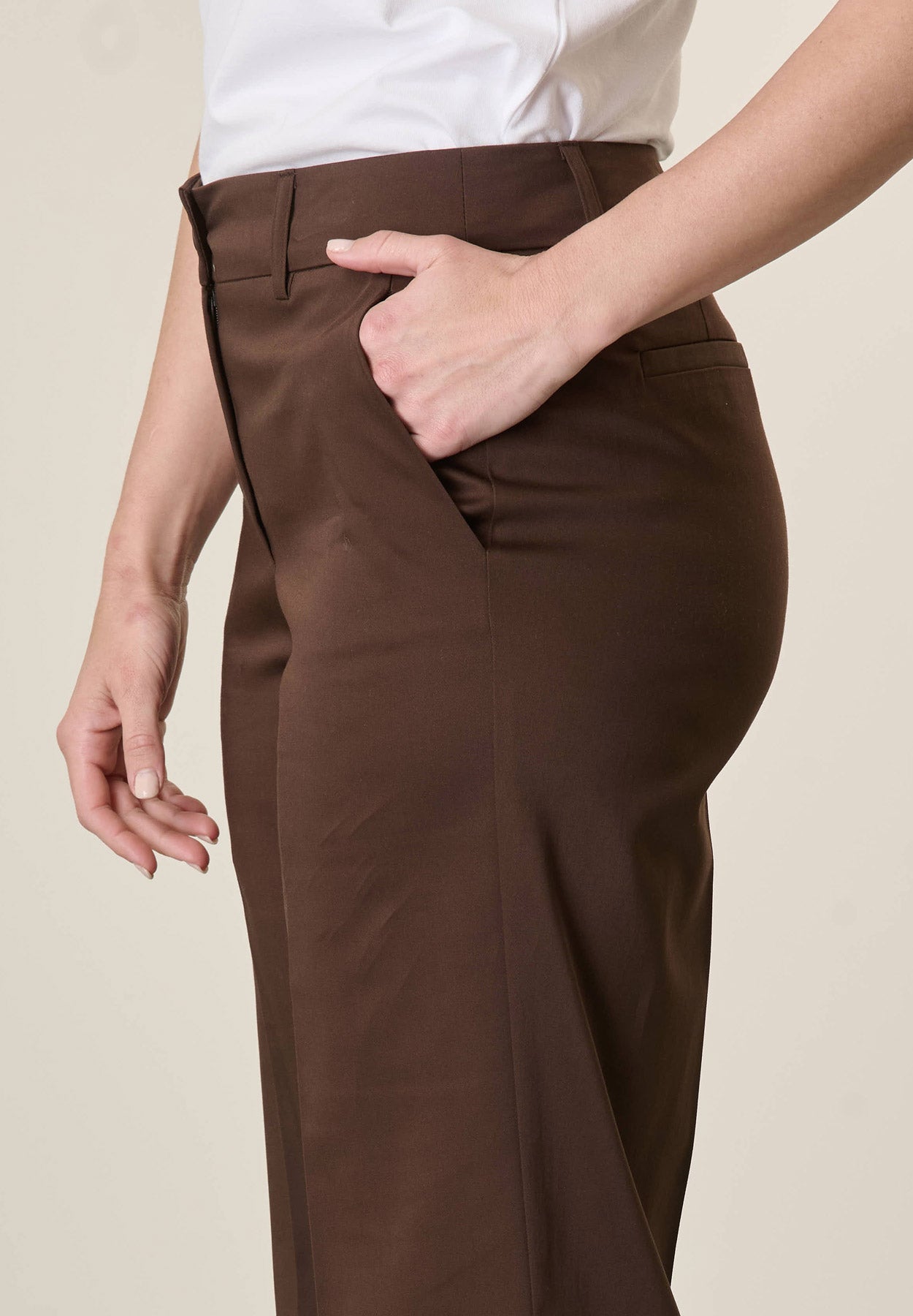 Brown stretch cotton trousers with turn-up