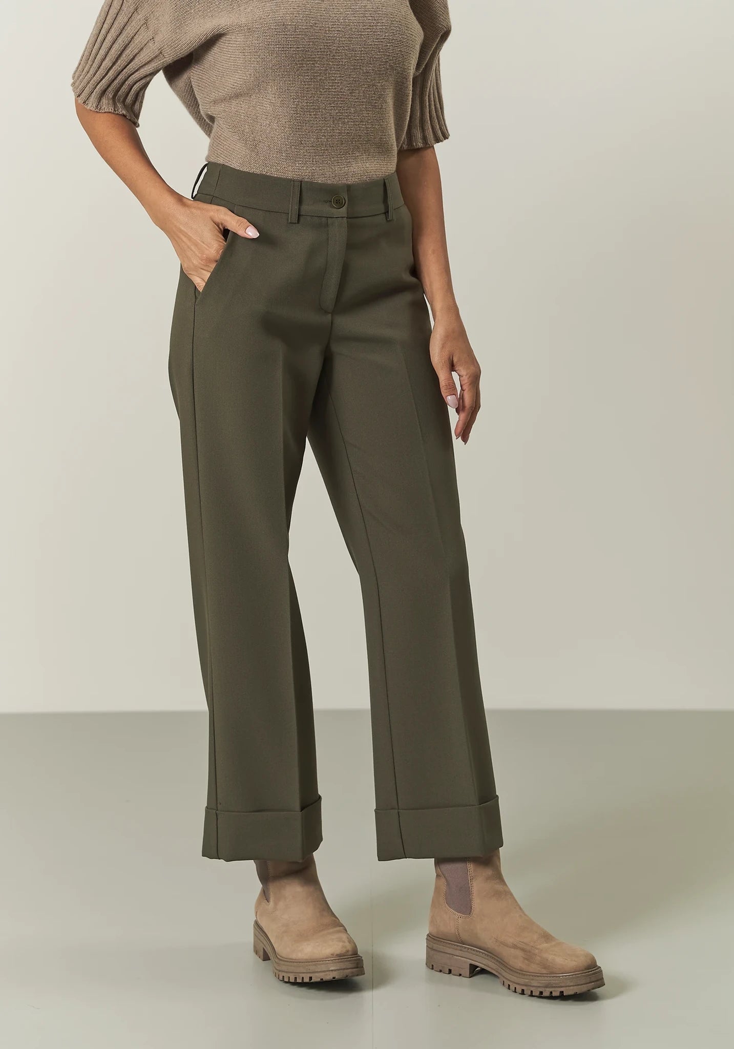 Pantalone verde militare ampio risvolto