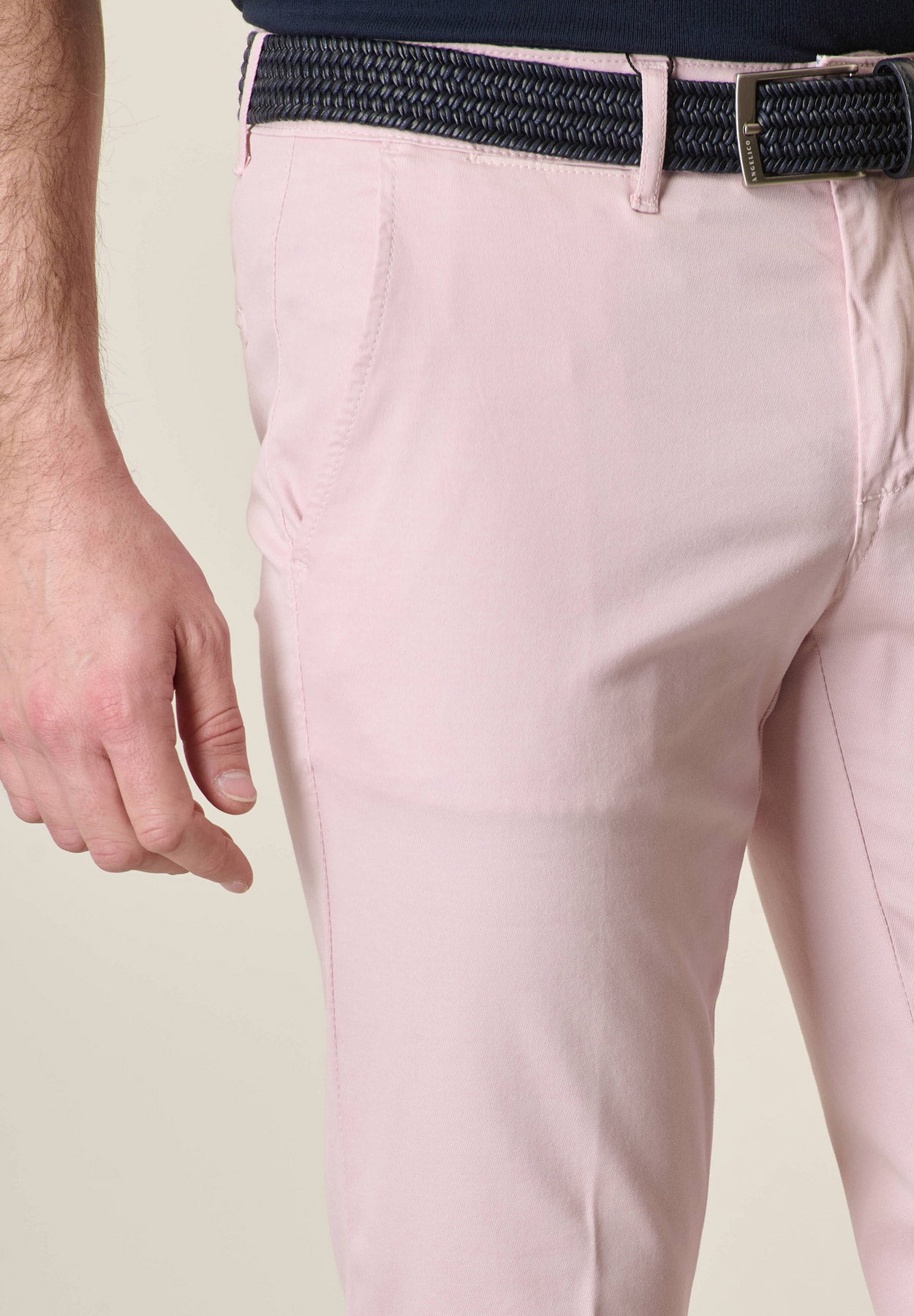 Rosa Hose mit Stretch-Baumwolle und Tricotina-Muster im Slim Fit