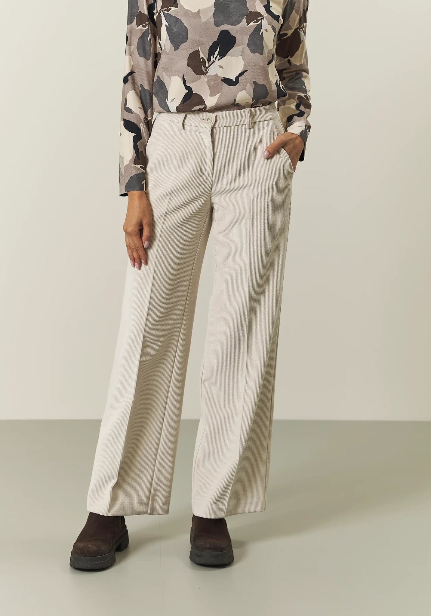 Pantalone panna velluto gamba larga