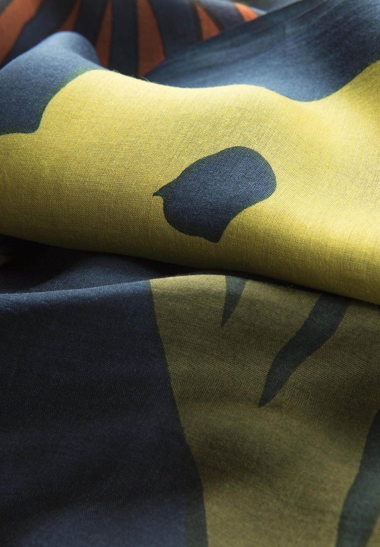 Pashmina blu scuro fantasia modal seta