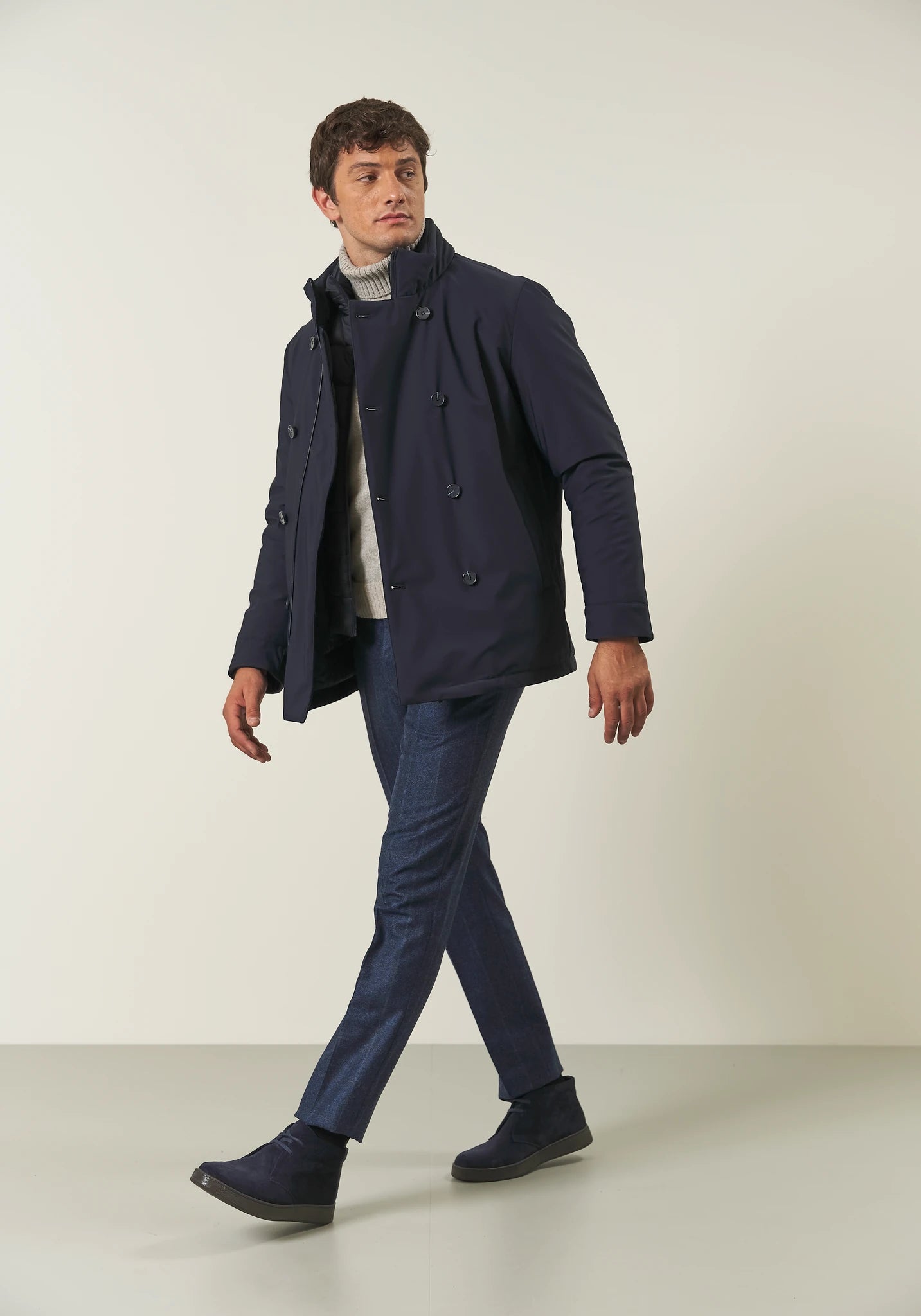 Technischer Stoff in Peacoatblau Angelico 3
