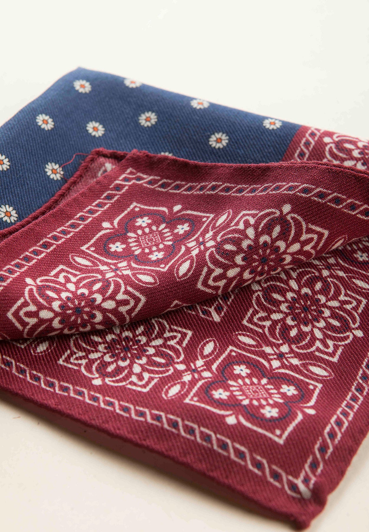 Pochette blu bordeaux fantasia fiorata lana-Angelico