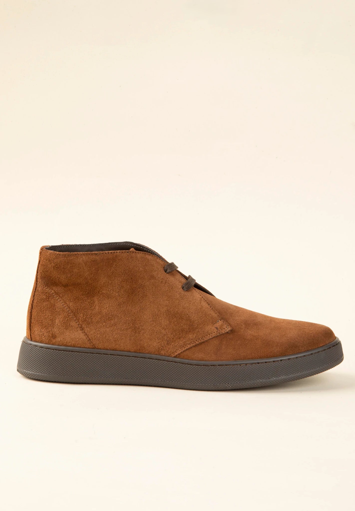 Stiefelette aus gebranntem Wildleder