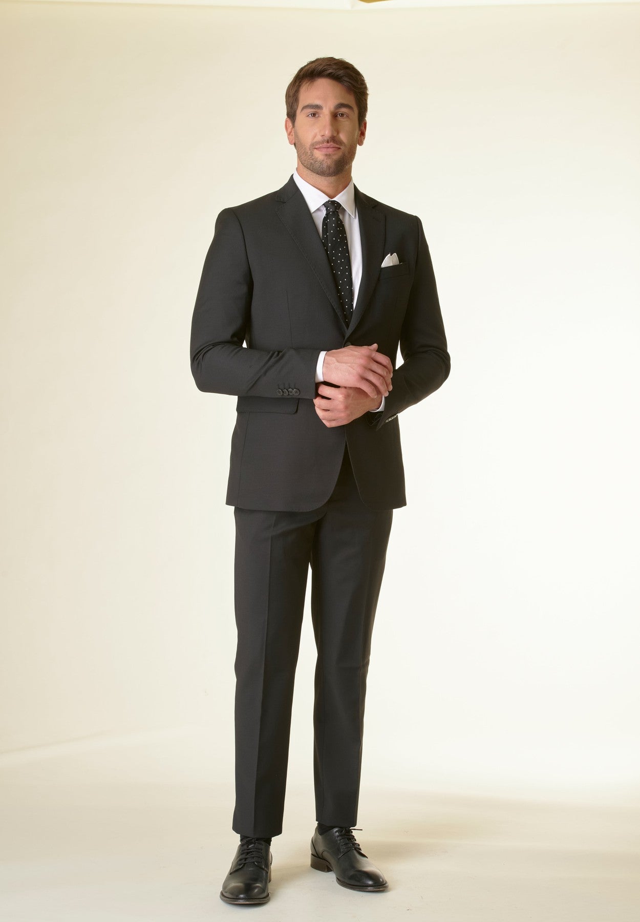 Abito nero lana vergine custom fit