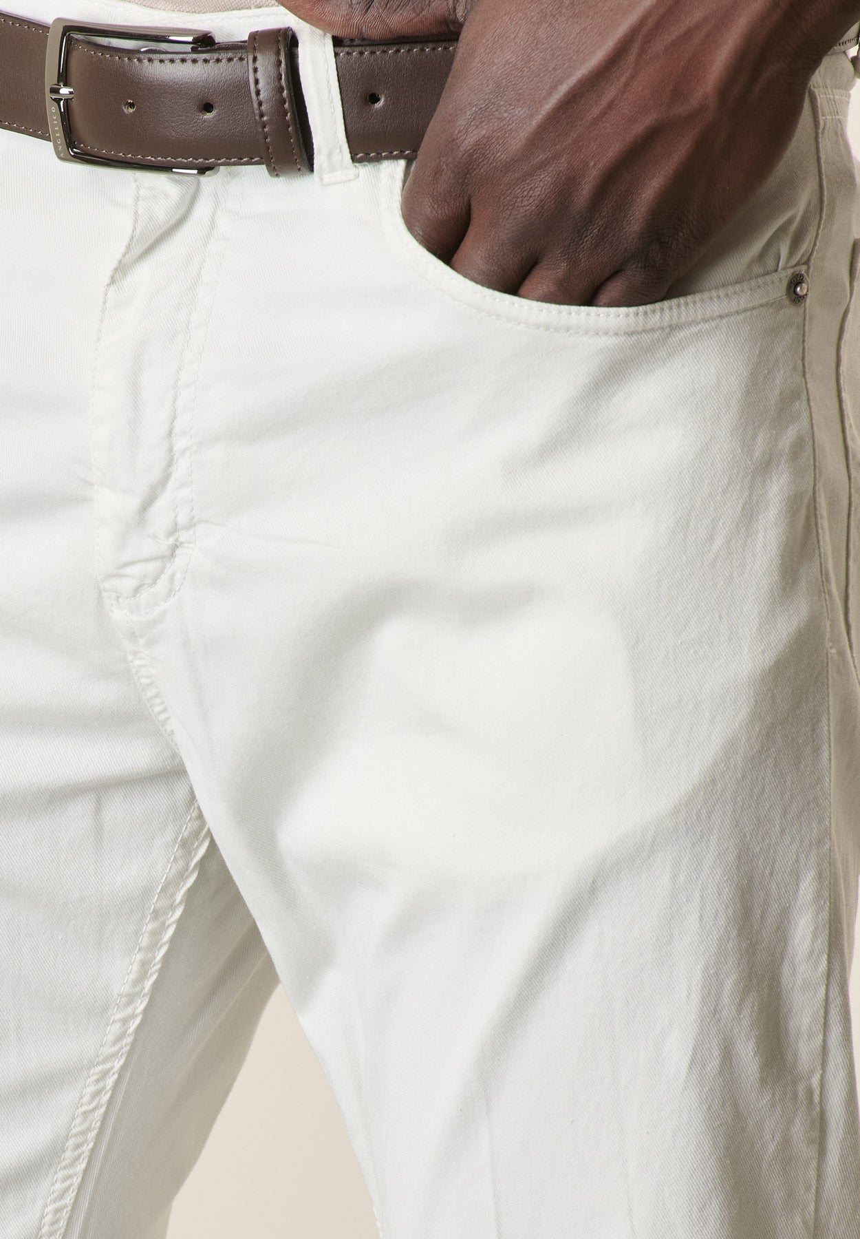 Cremefarbene Hose 5 Taschen Gabardine Baumwolle Stretch Slim Fit