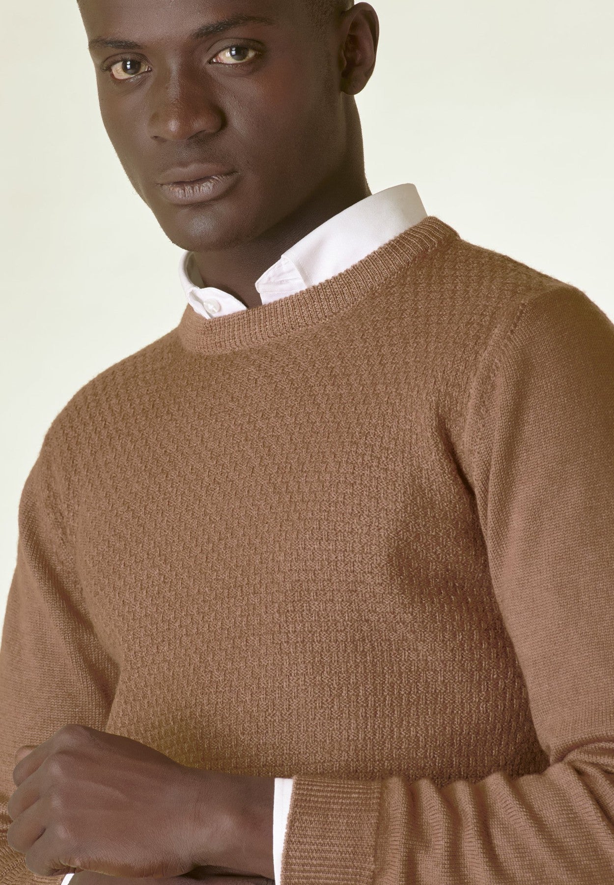 Maglia marrone girocollo armatura lana
