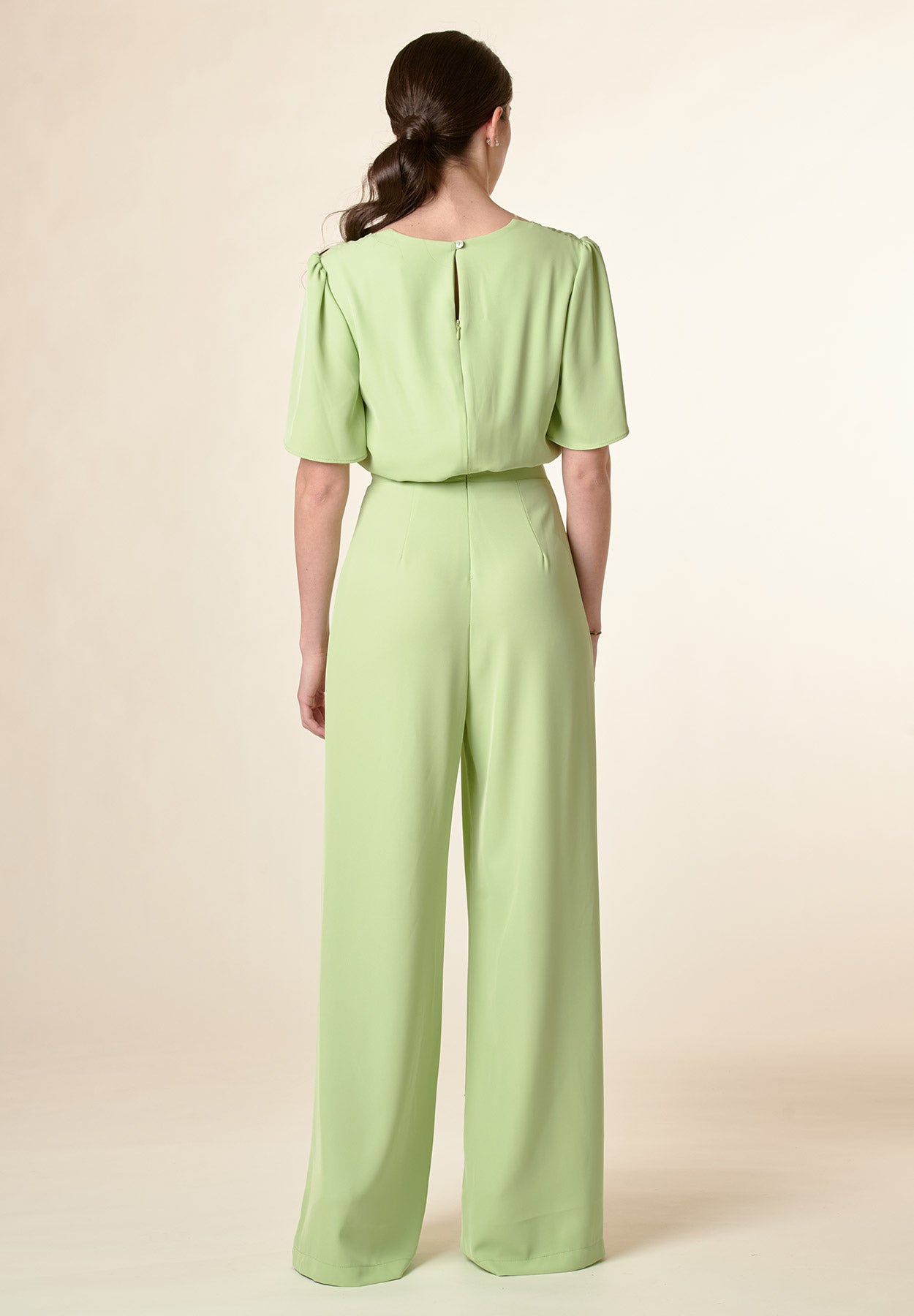 Tuta verde manica aletta scollo V Angelico 3