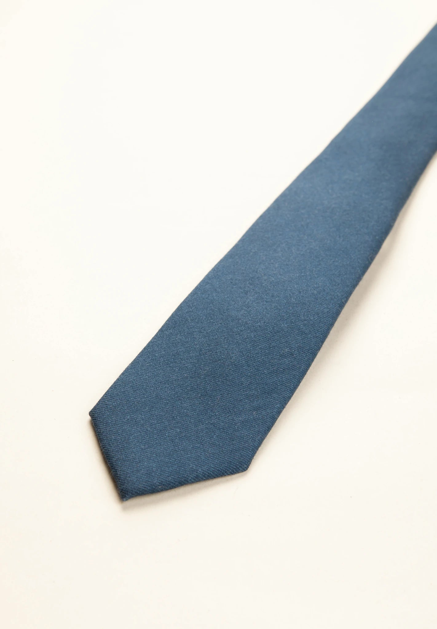 Cravatta lana blu royal unita-Angelico